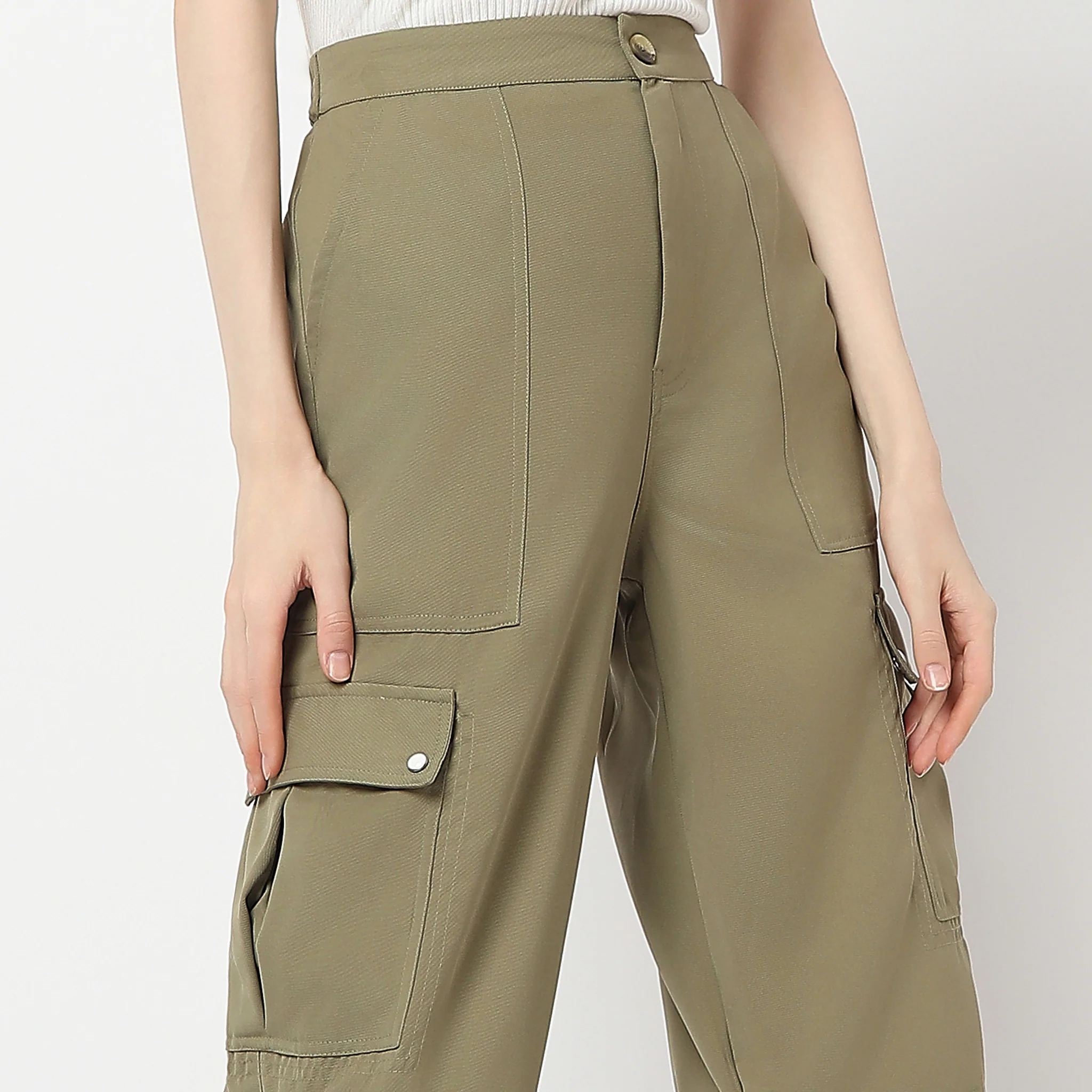 Relaxed Fit Mid Rise Cargos - Image 9