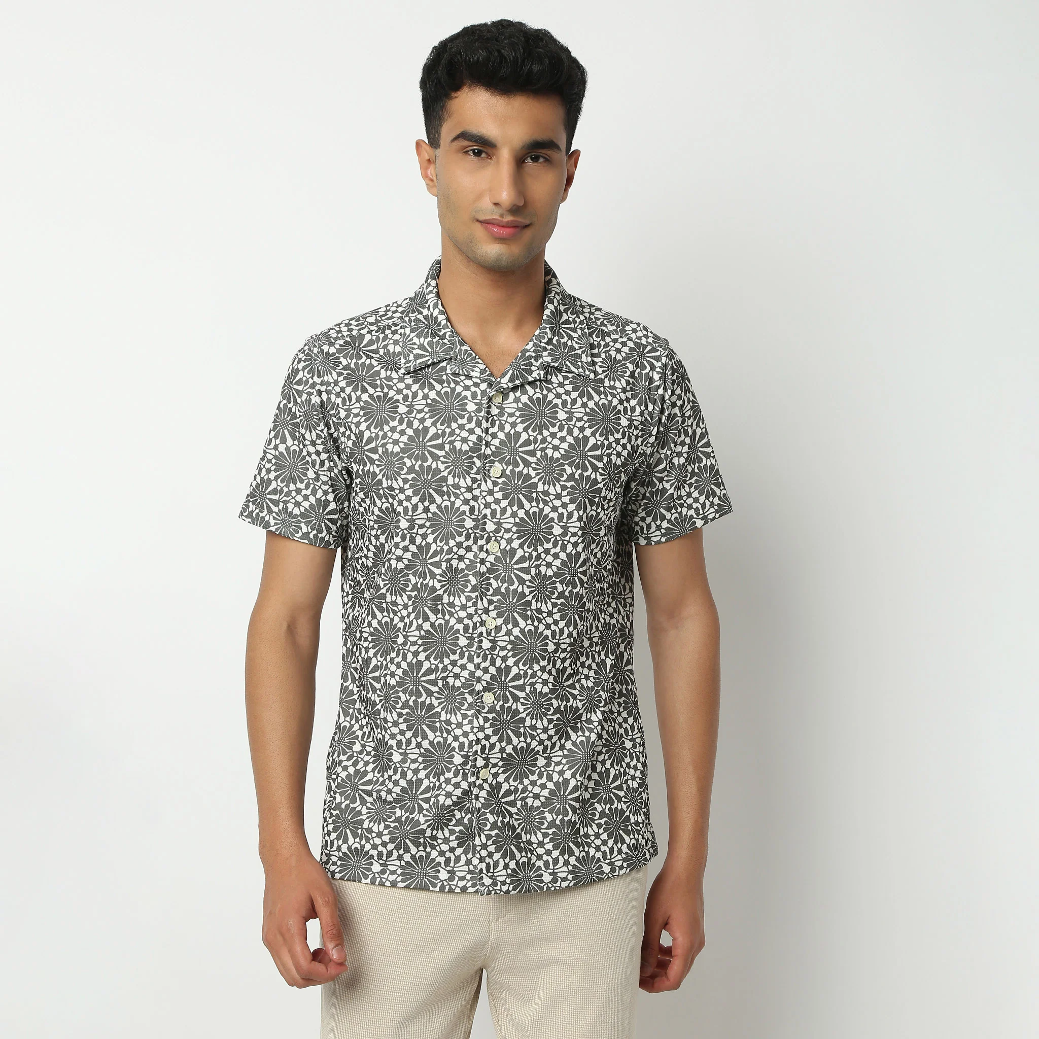 Camp Collar Half Sleeve Short Length Relaxed Fit Cuban Printed Shirt - Image 2