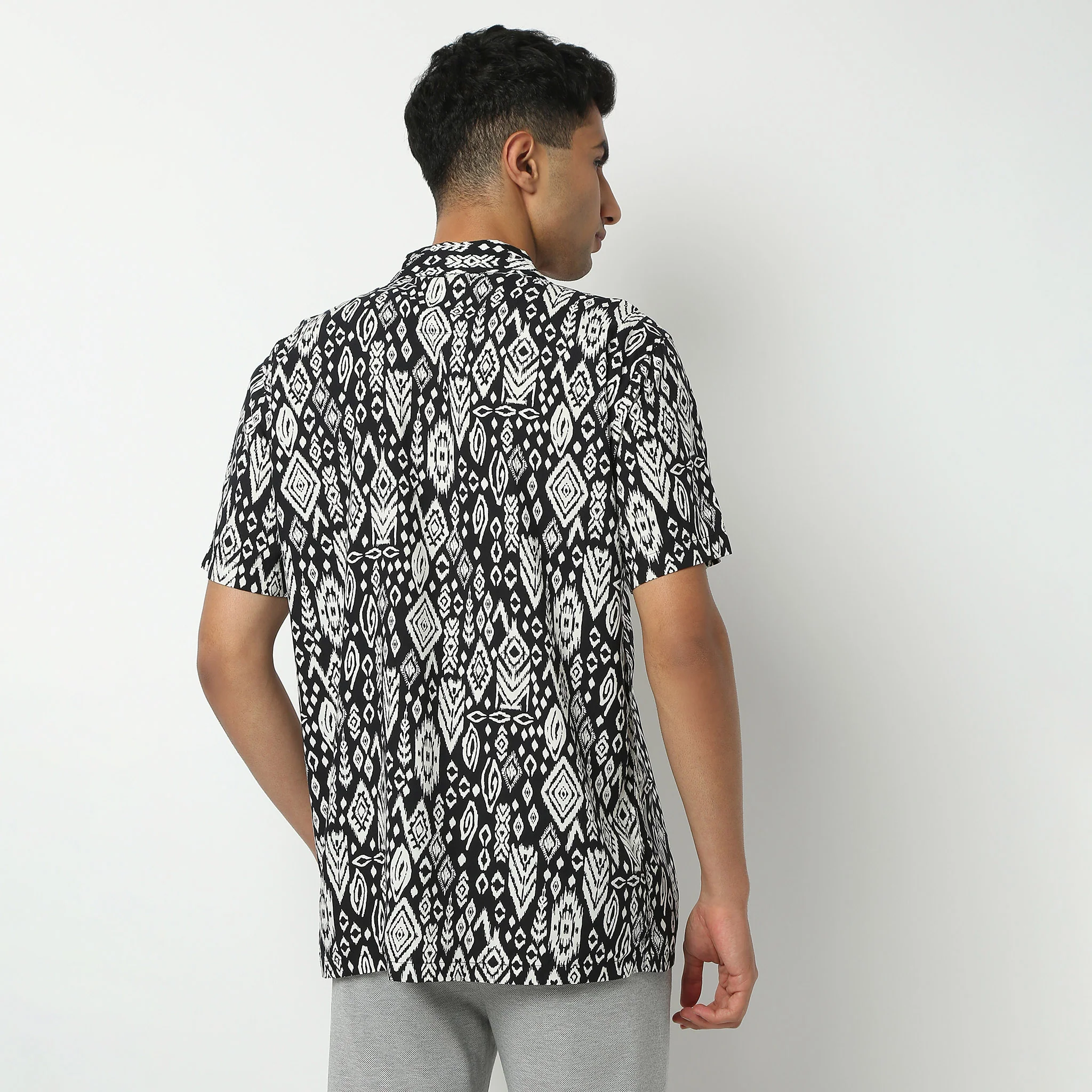 Camp Collar Half Sleeve Short Length Relaxed Fit Cuban Printed Shirt - Image 3