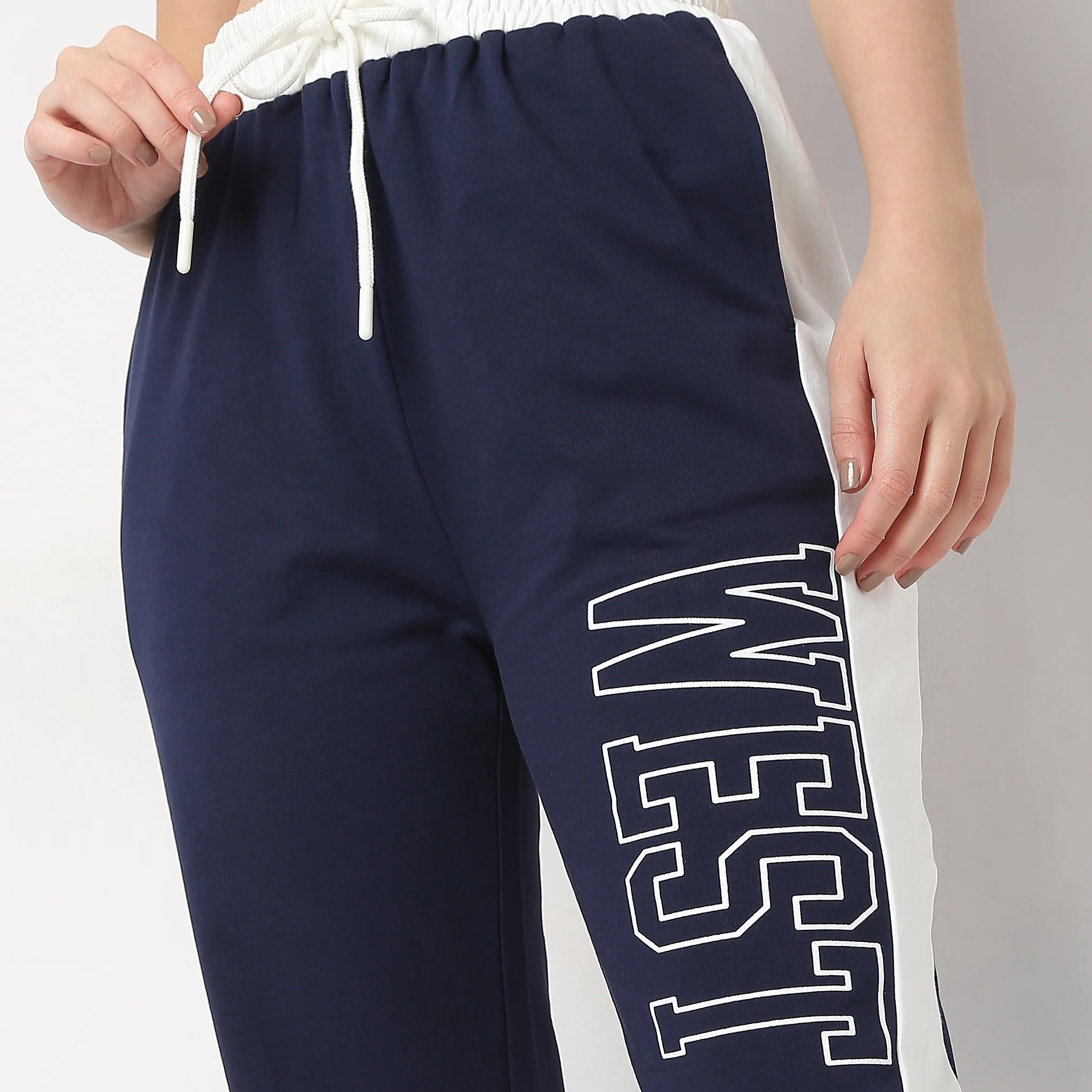 Relaxed Fit Printed High Rise Joggers - Image 4