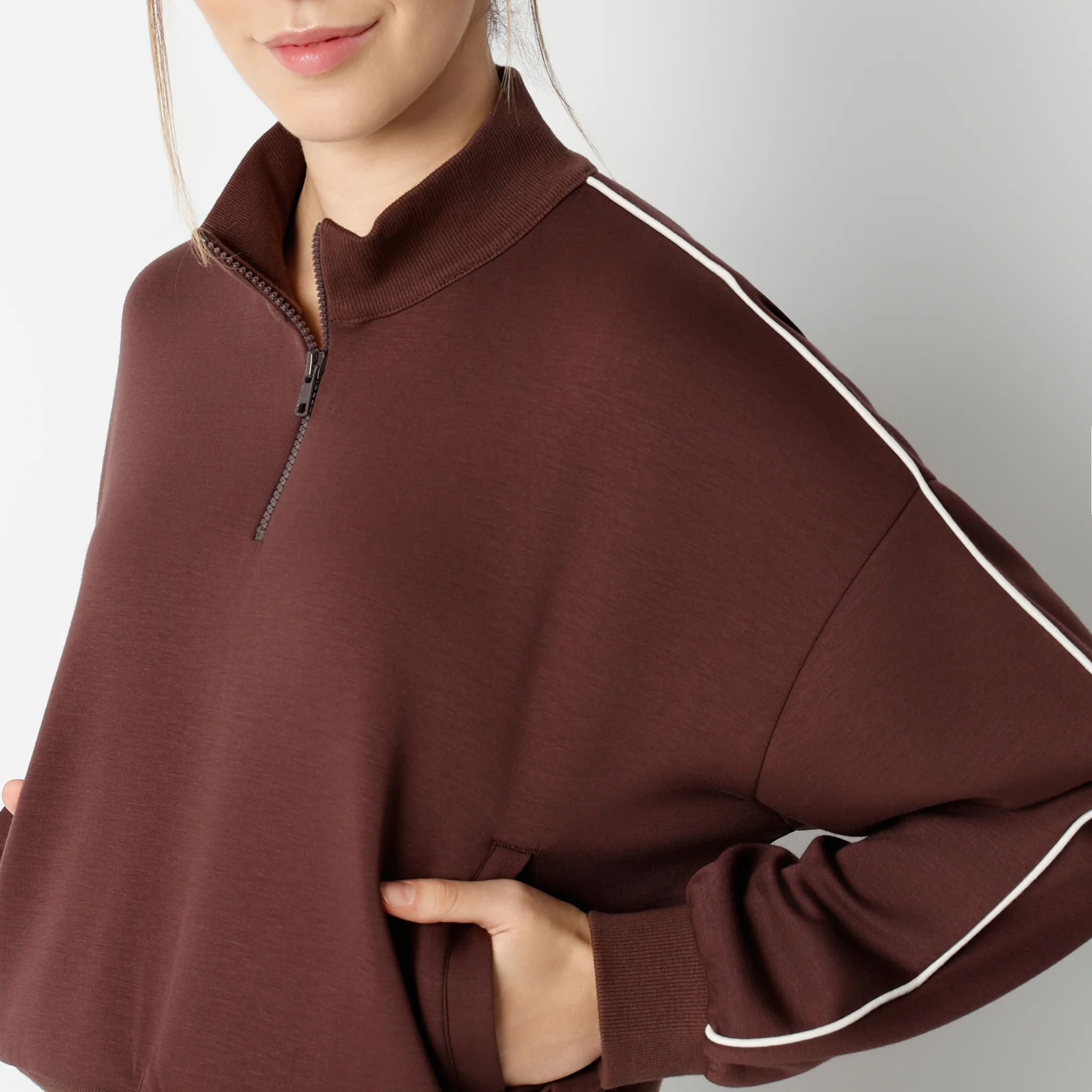 Relaxed Fit Mock Neck Full Sleeve Front Pockets And A Dew Coloured Piping Sweatshirt - Image 4