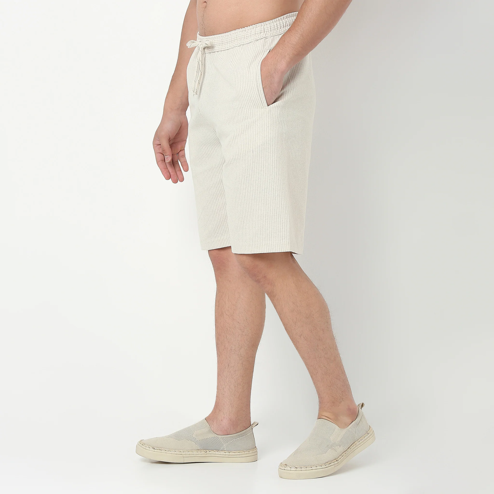 Relaxed Fit Trendy Yarn Dyed Textured Pull-On Shorts - Image 5