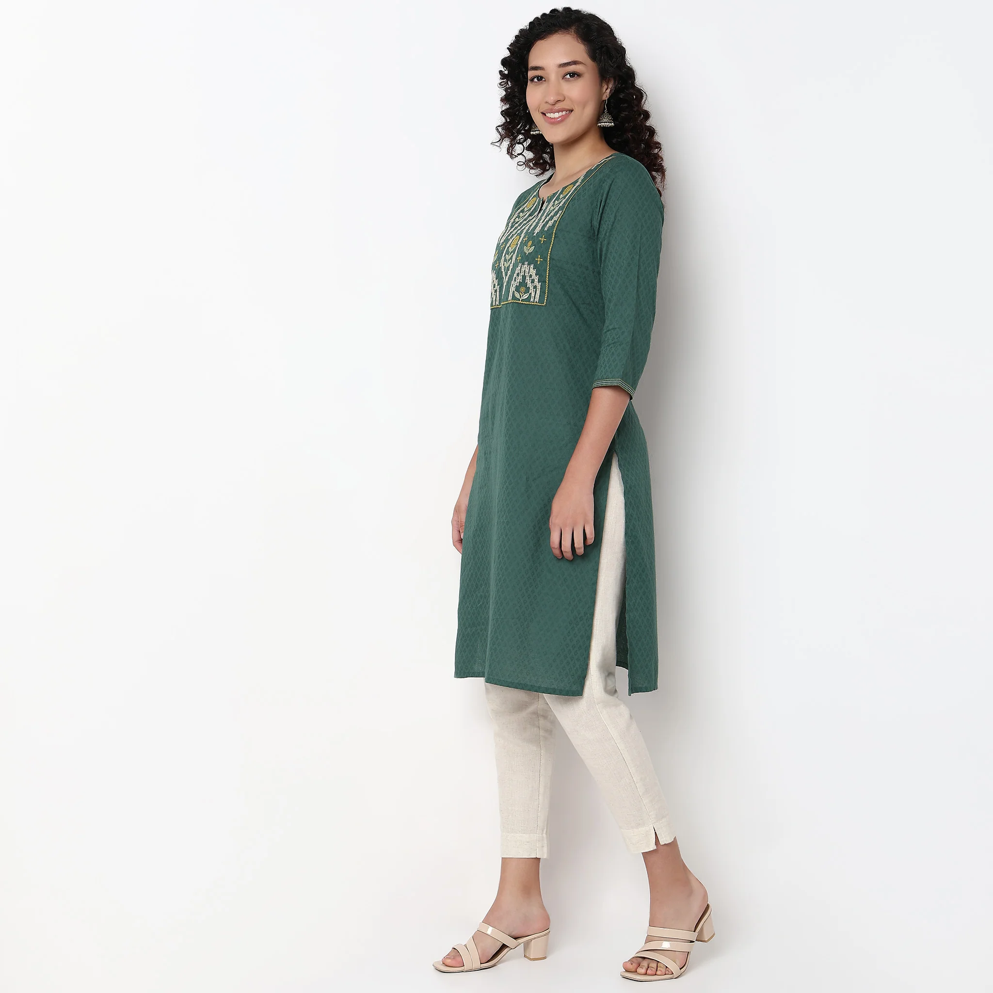 Embroidered Yoke Straight Kurta - Image 5