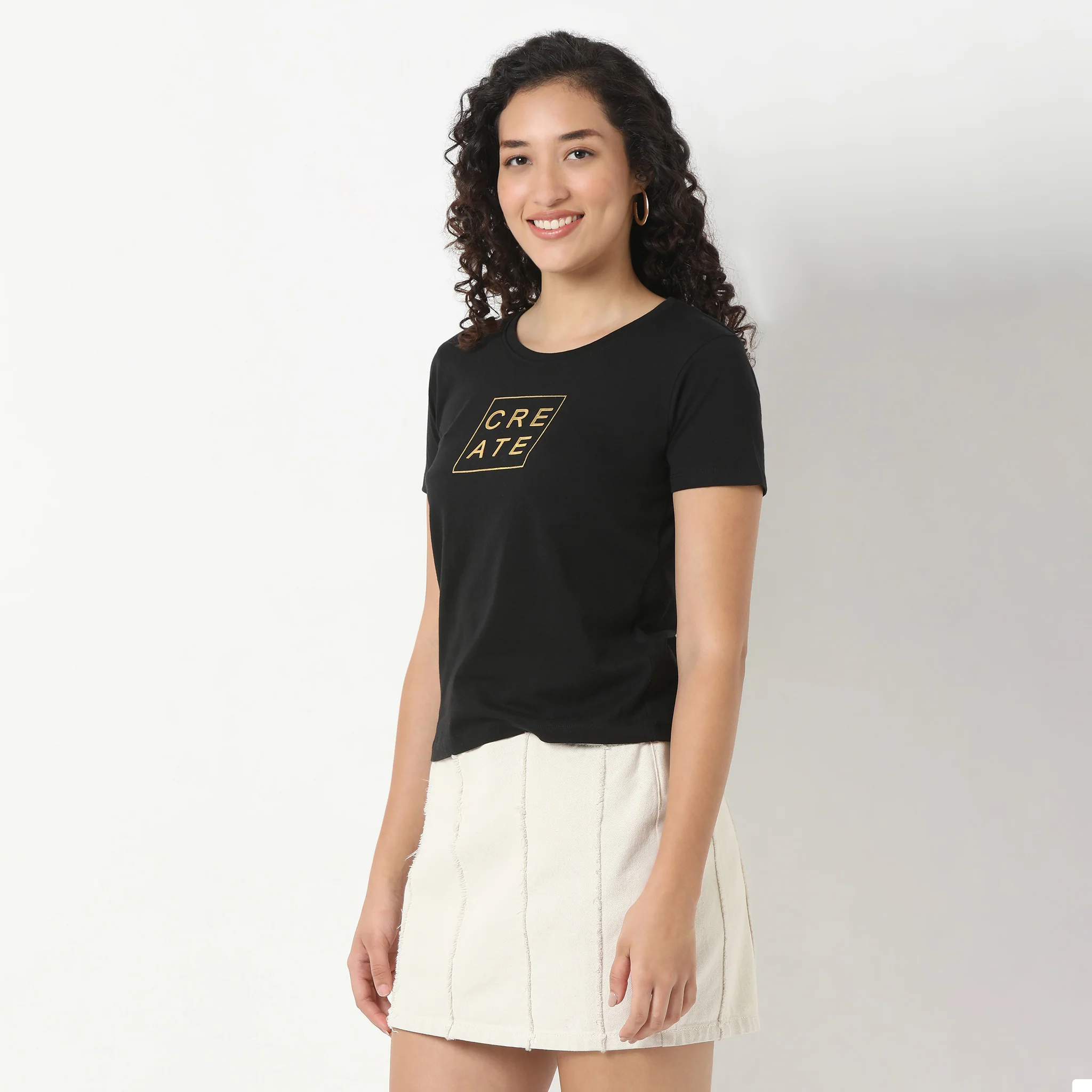Round Neck Graphic T-Shirt - Image 5