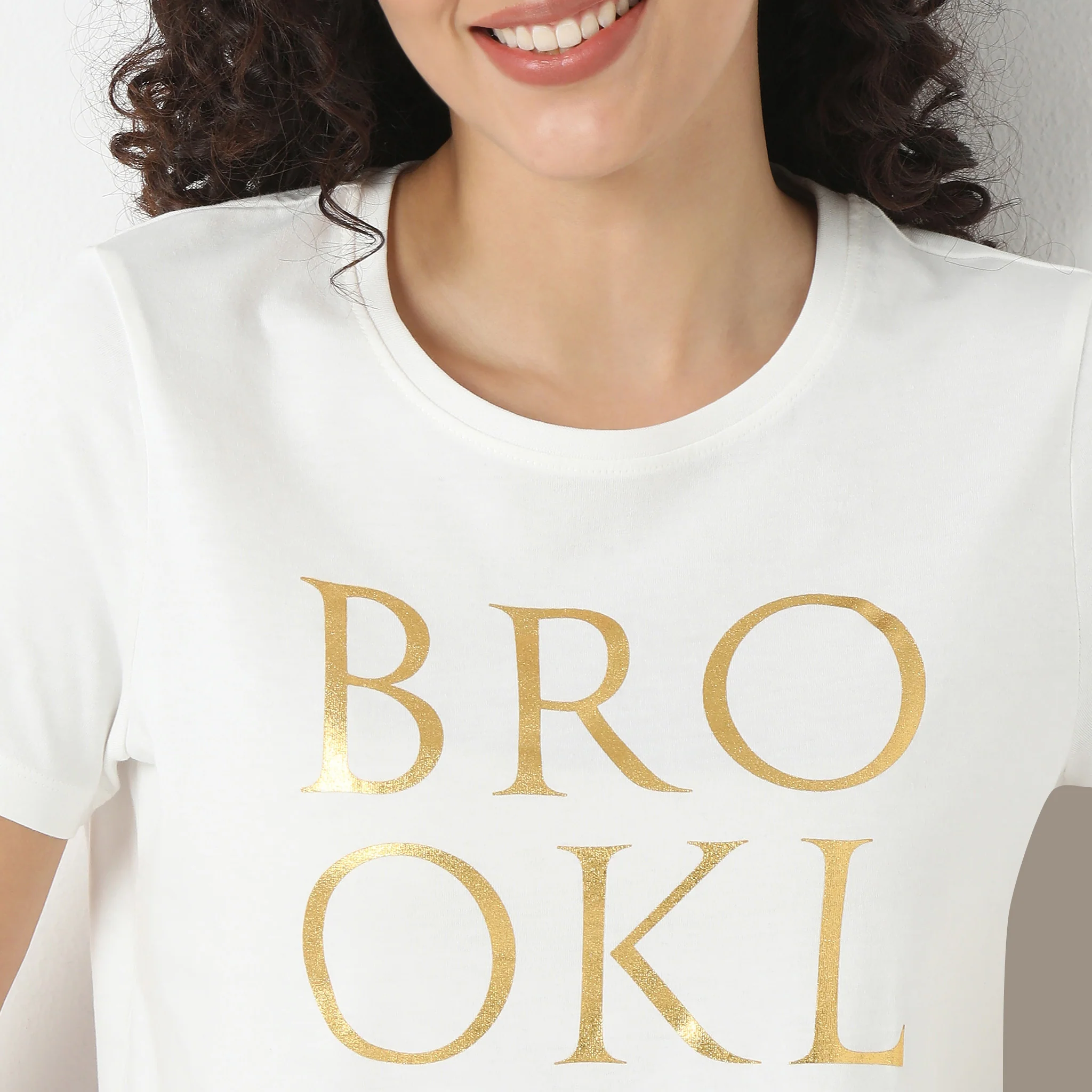 Round Neck Graphic T-Shirt - Image 4