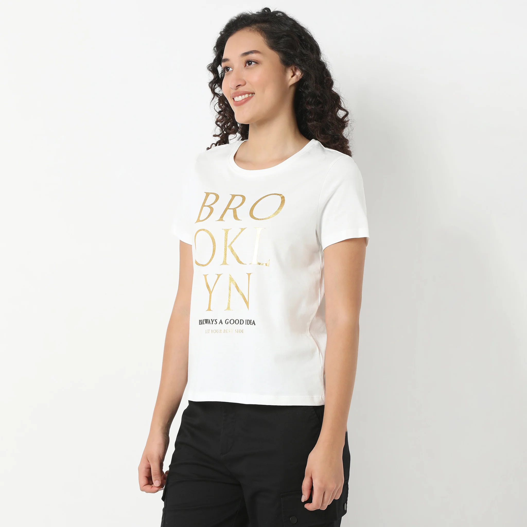 Round Neck Graphic T-Shirt - Image 5