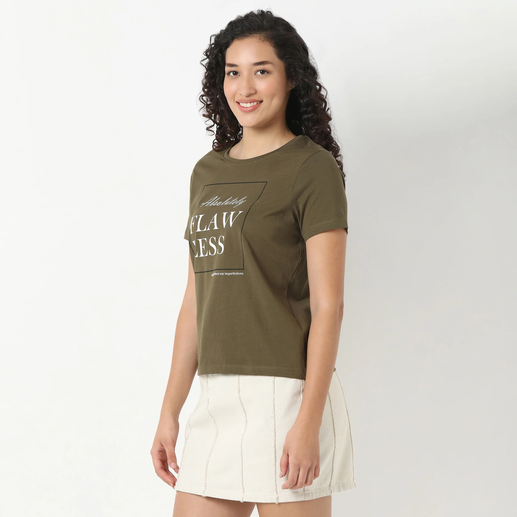 Round Neck Graphic T-Shirt - Image 5