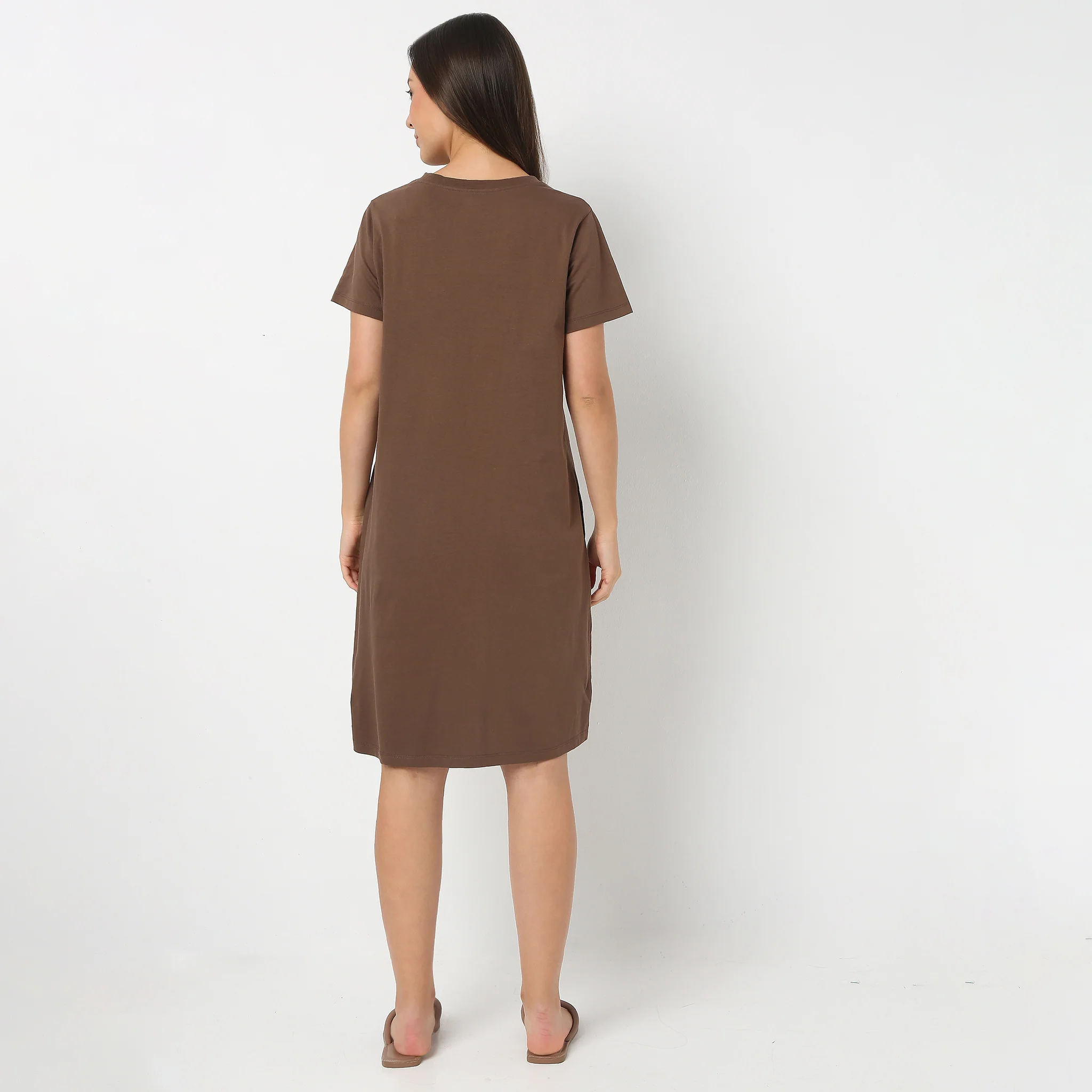 Round Neck Knee Length Graphic Short Gown - Image 3