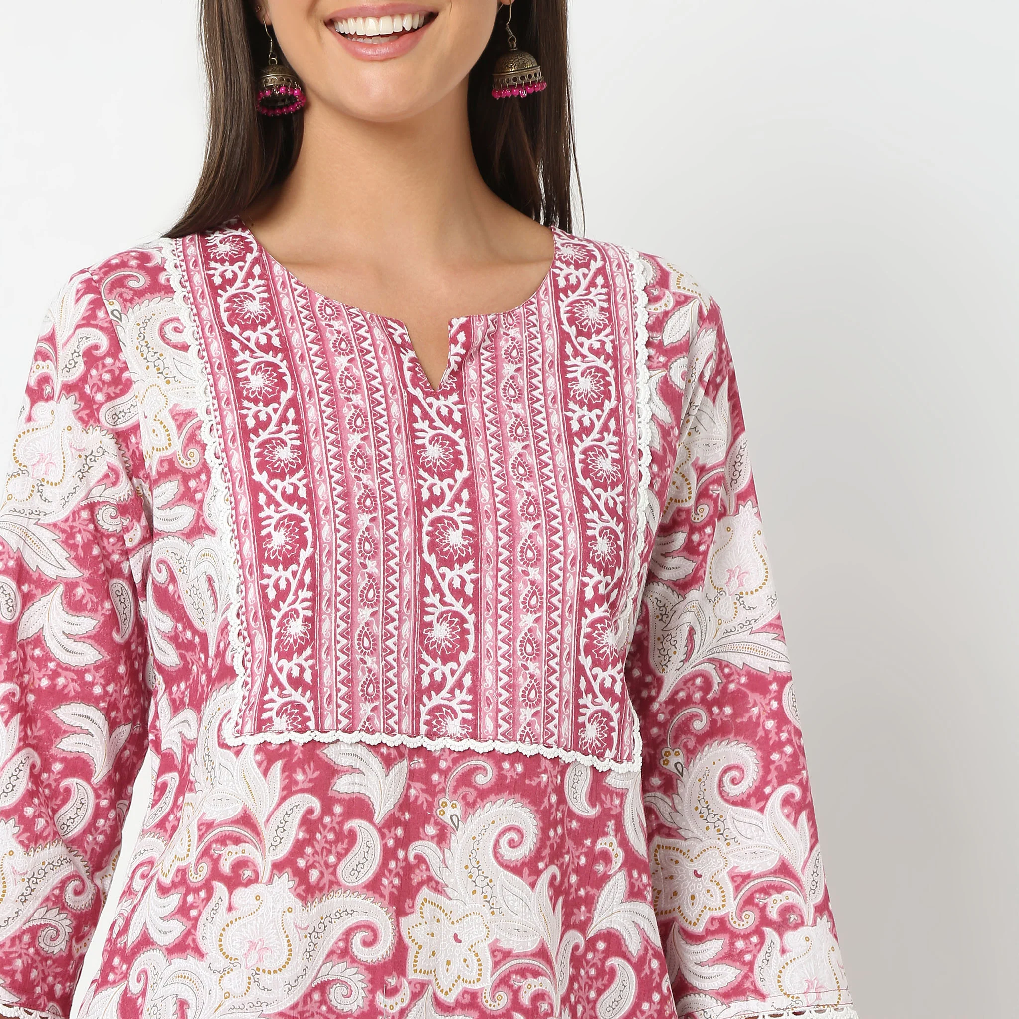 Round Neck Knee Length Three-Fourth Sleeve Printed Straight Fit Kurta - Image 4