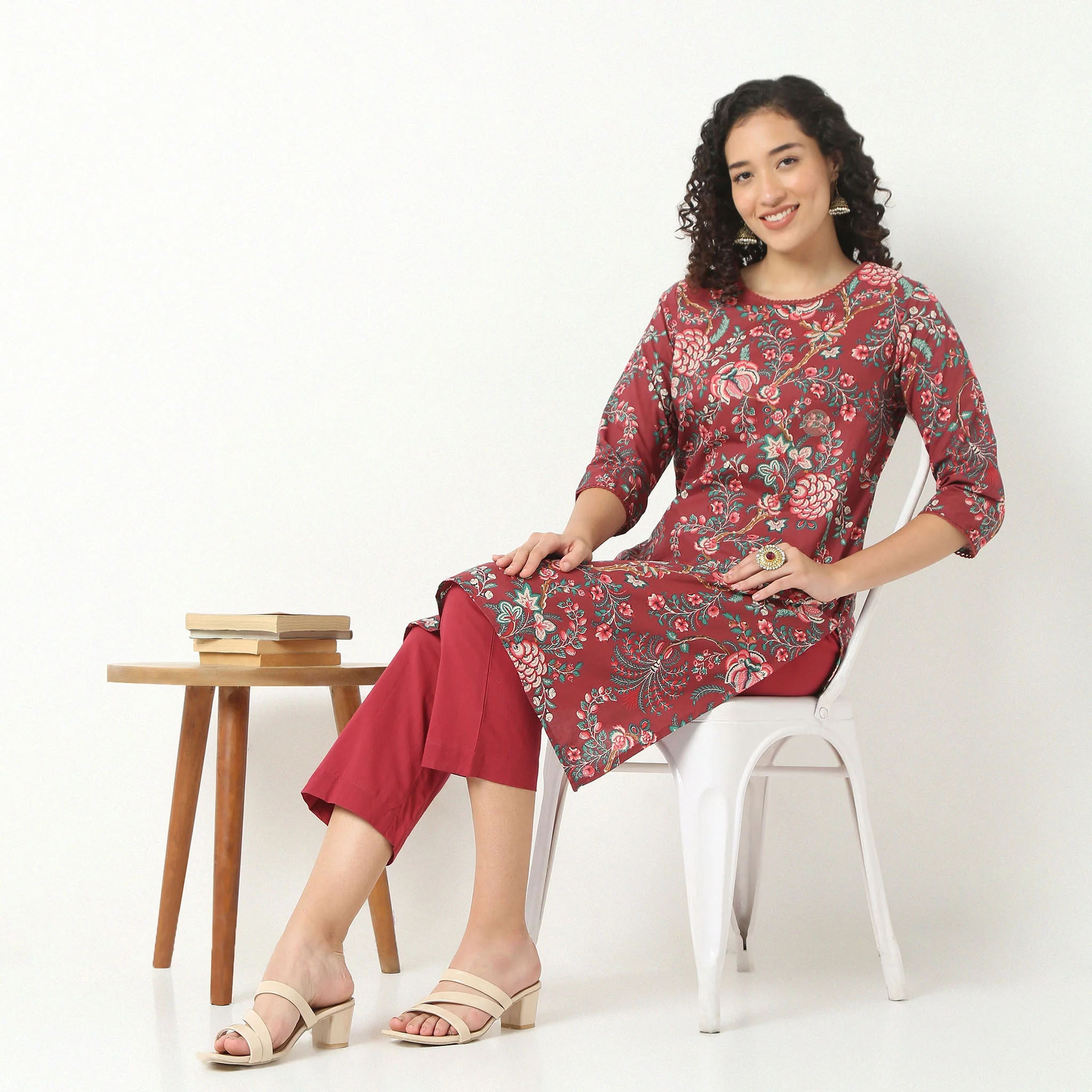 Round Neck Kurta With Lace Detailing