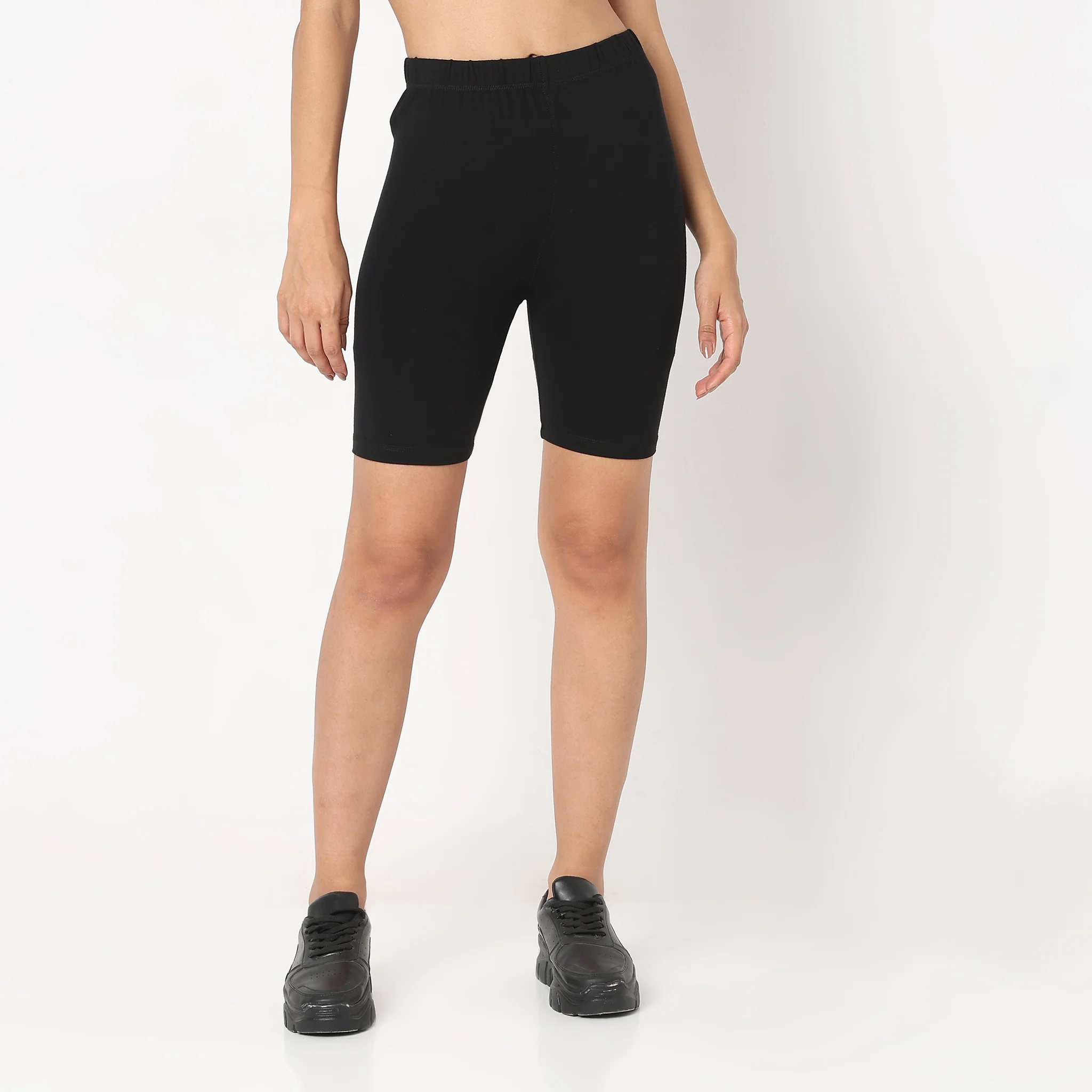 Skinny Fit Solid High Rise Shorts - Image 2
