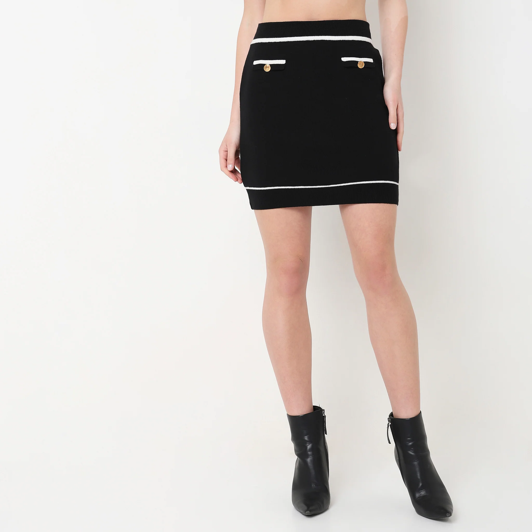 Skinny Fit Solid High Rise Skirt - Image 2