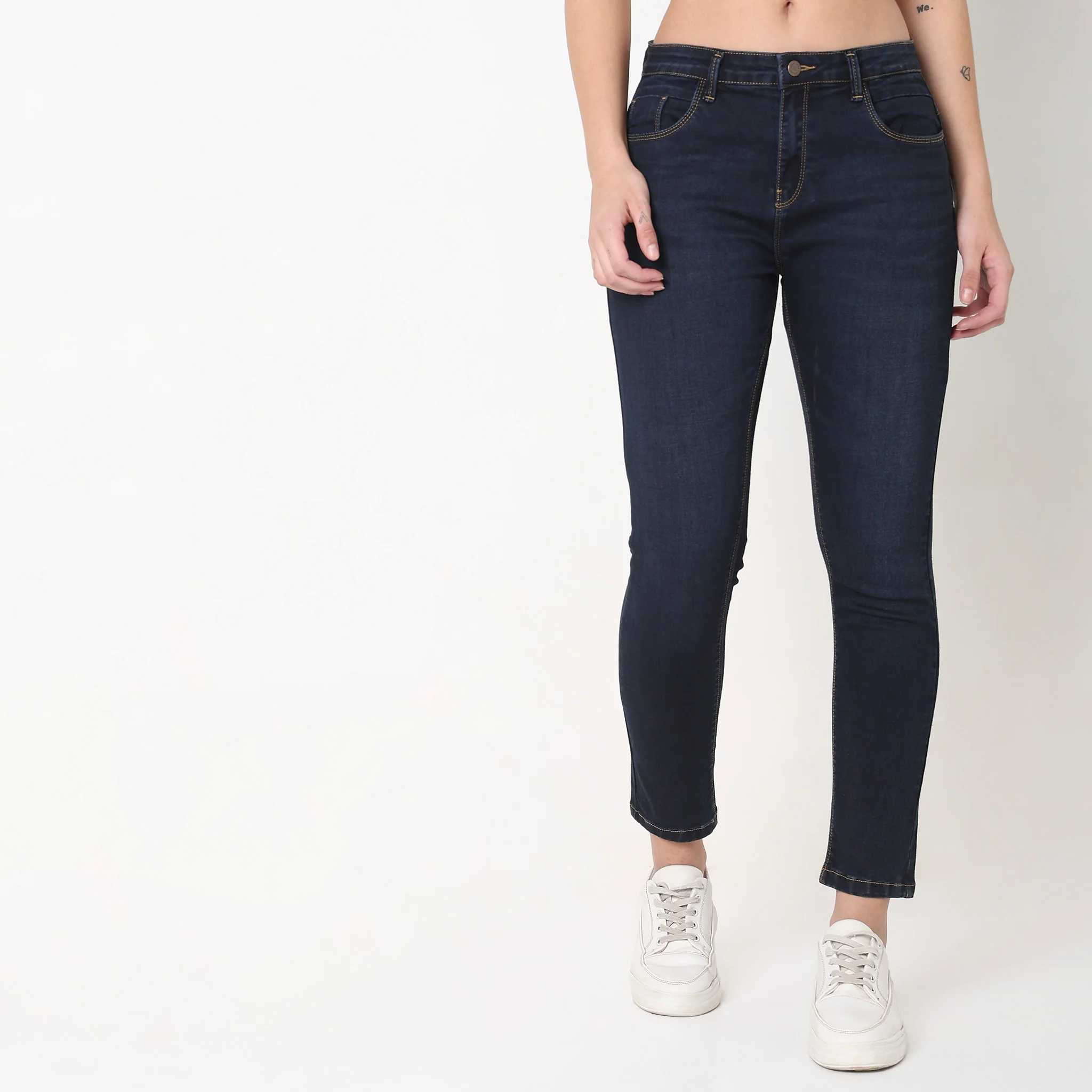 Skinny Fit Solid Mid Rise Jeans - Image 2