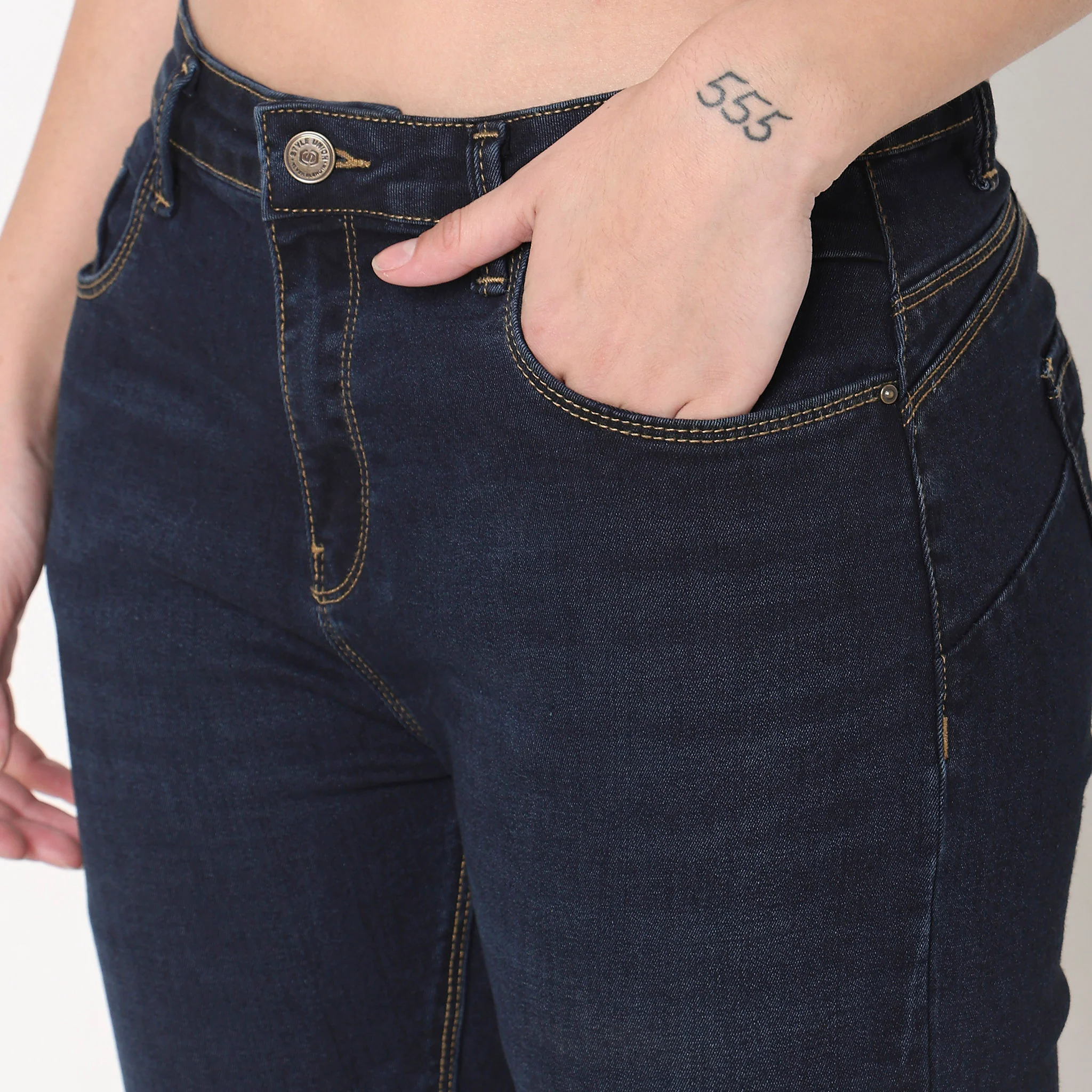 Skinny Fit Solid Mid Rise Jeans - Image 4