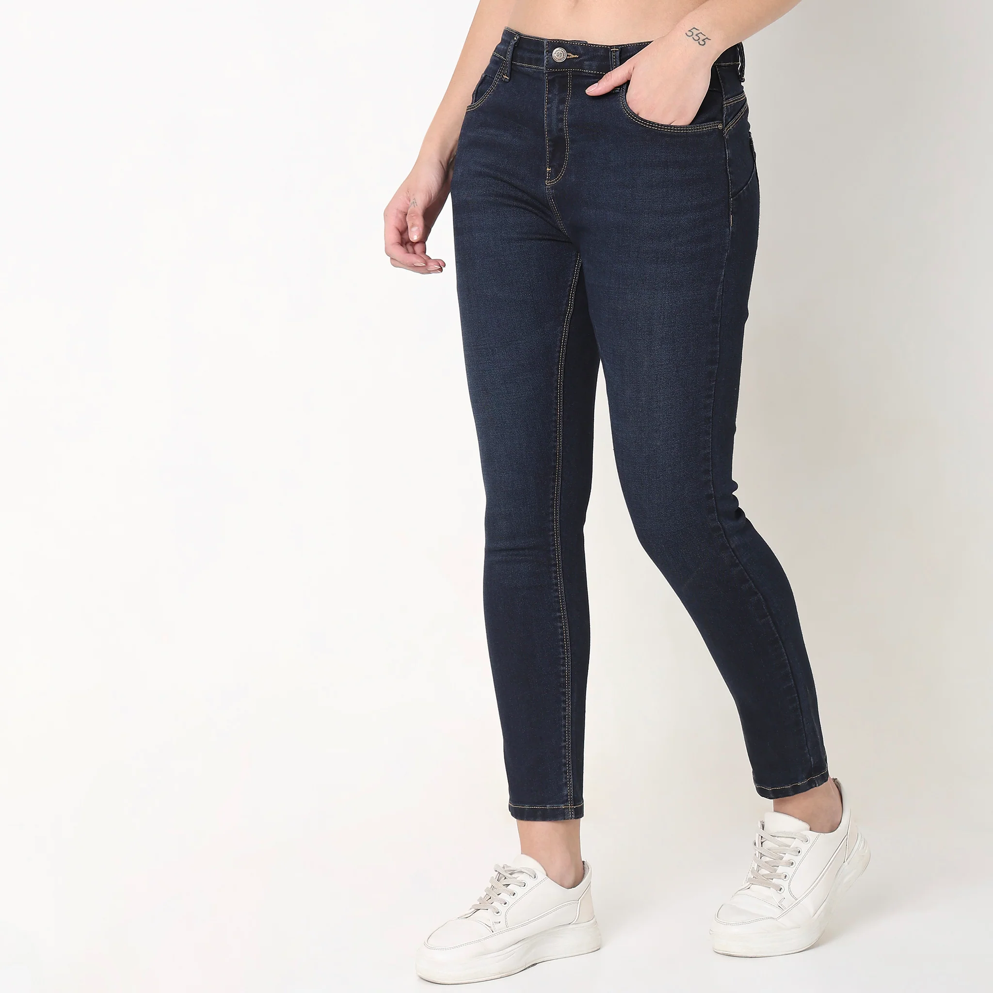Skinny Fit Solid Mid Rise Jeans - Image 5
