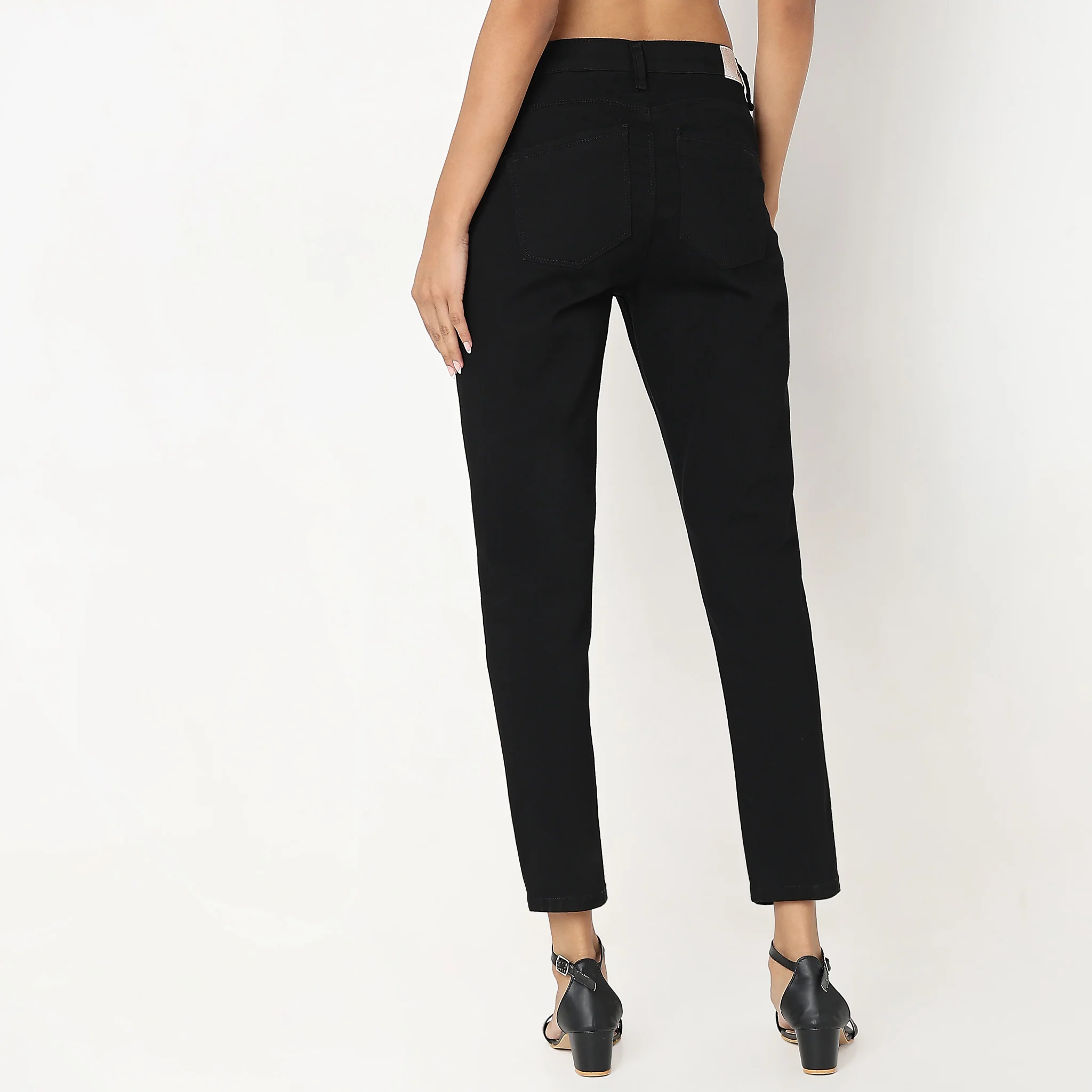 Skinny Fit Solid Mid Rise Jeans - Image 8