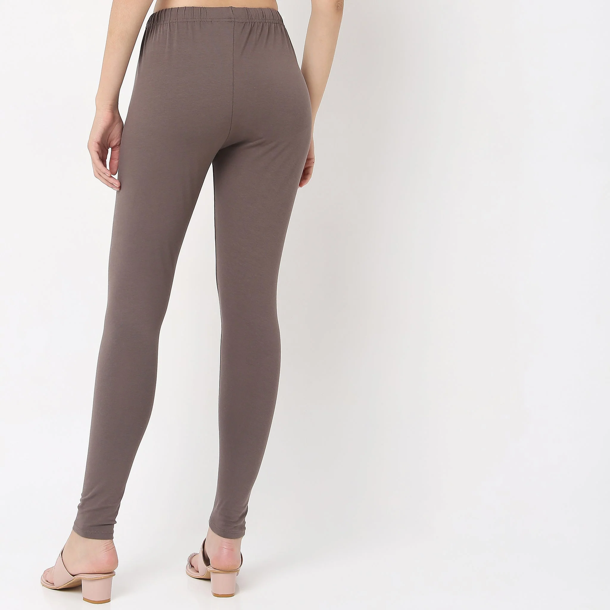 Skinny Fit Solid Mid Rise Leggings - Image 10