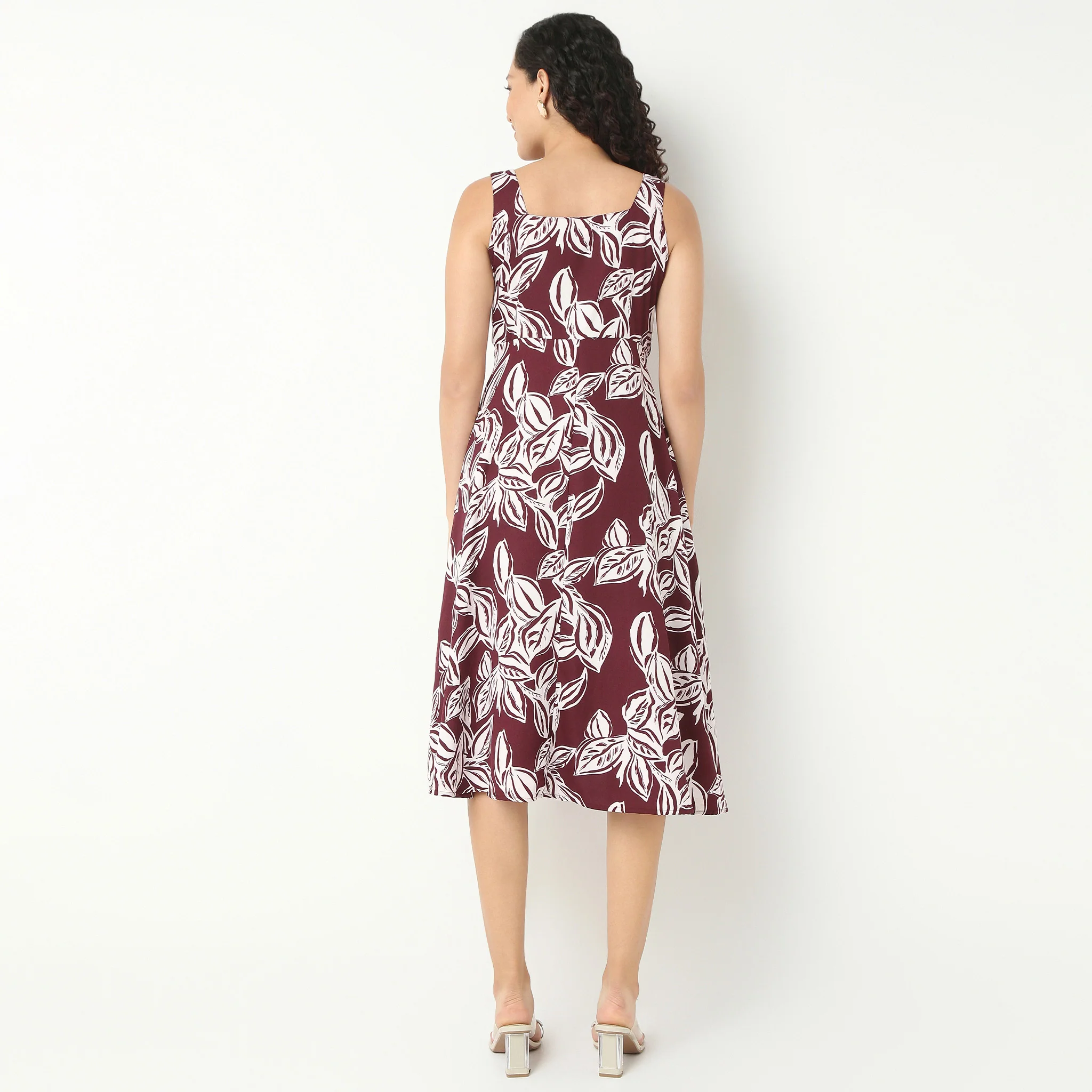 Sleeveless Front Button Up Dress With Square Neck - Image 3