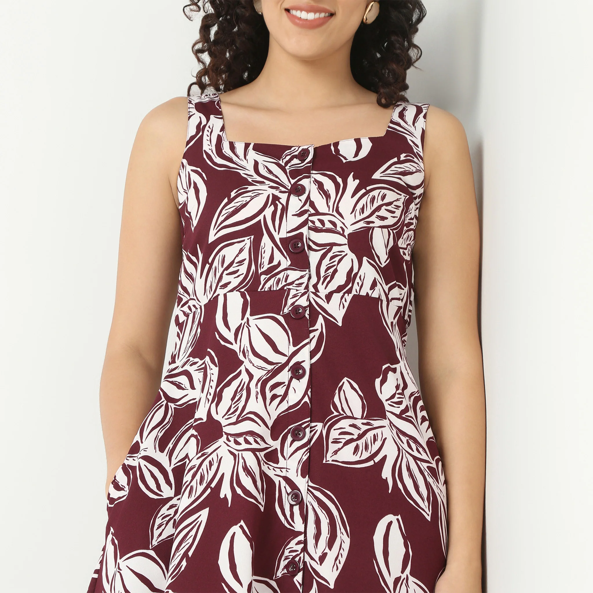 Sleeveless Front Button Up Dress With Square Neck - Image 4