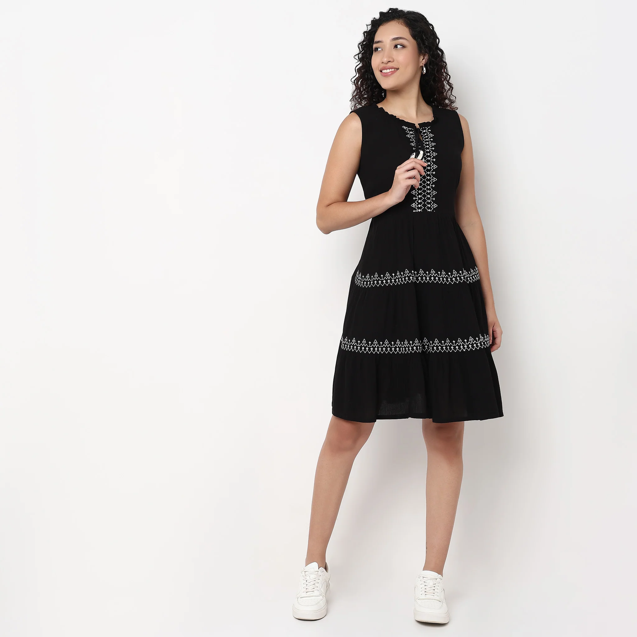 Embroidered Sleeveless Shift Dress - Image 2