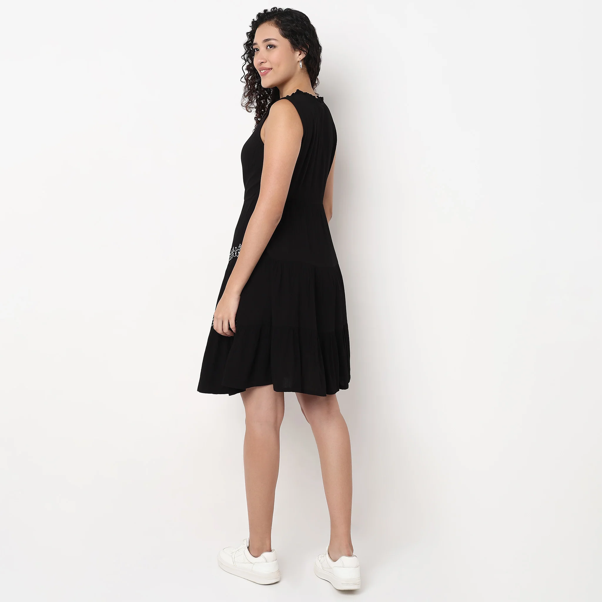 Embroidered Sleeveless Shift Dress - Image 3