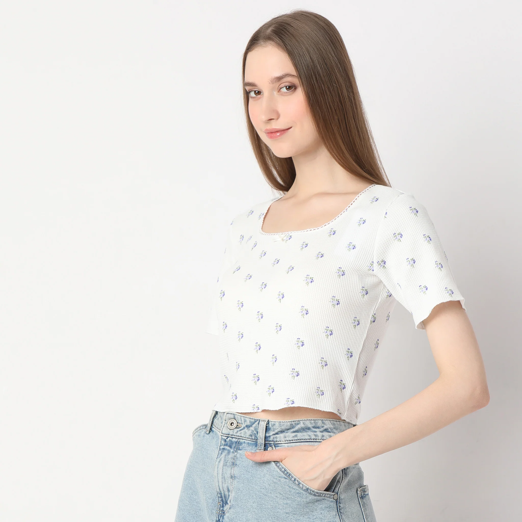 Slim Fit Printed Square Neck Short Sleeve Lace Detail On Neckline T-Shirt - Image 4