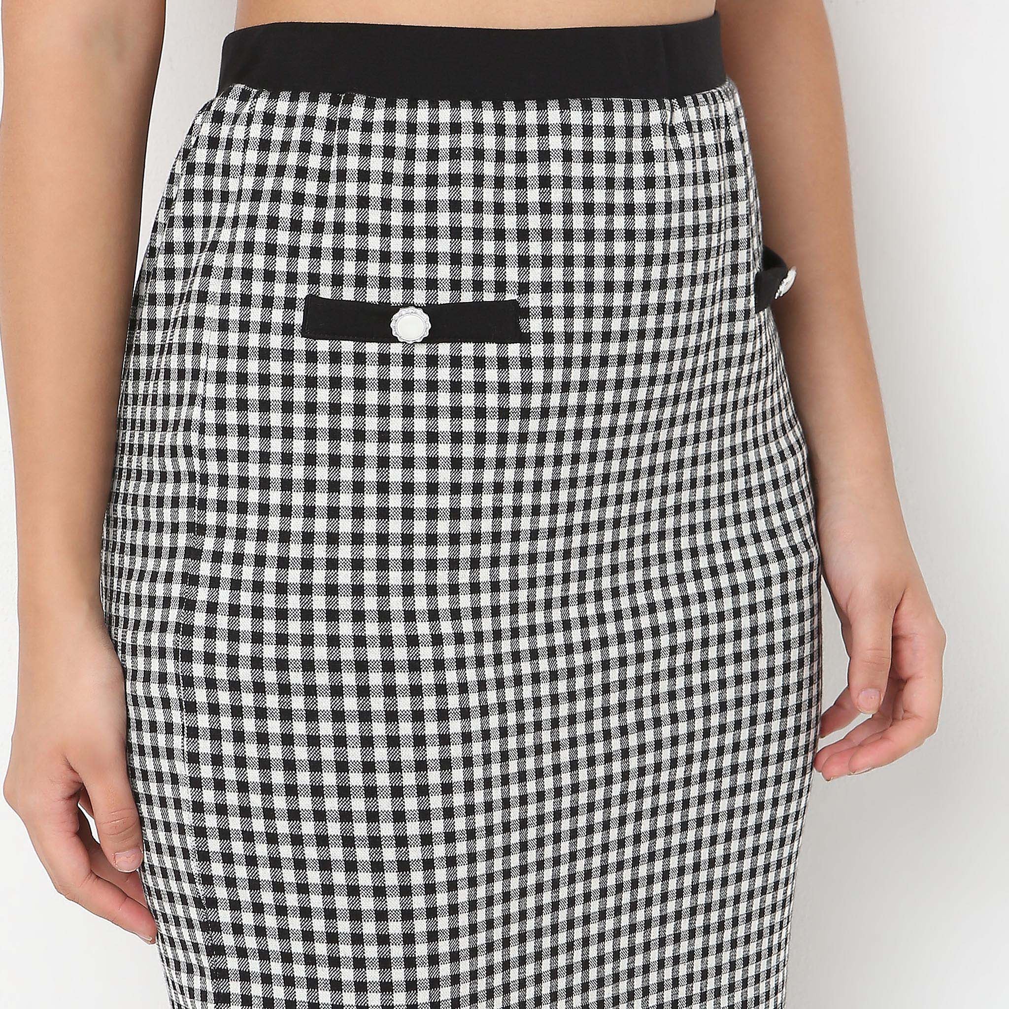 Slim Fit Skirt With Checkered Print - Image 9