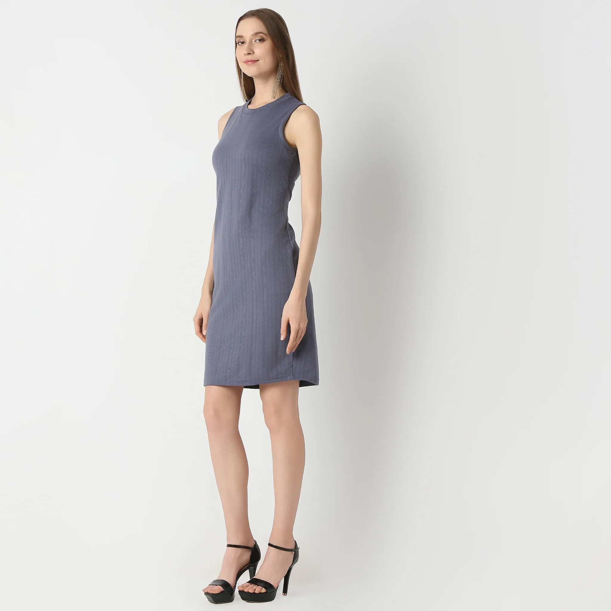 Slim Fit Knee Length Sleeveless Betty Dress - Image 10
