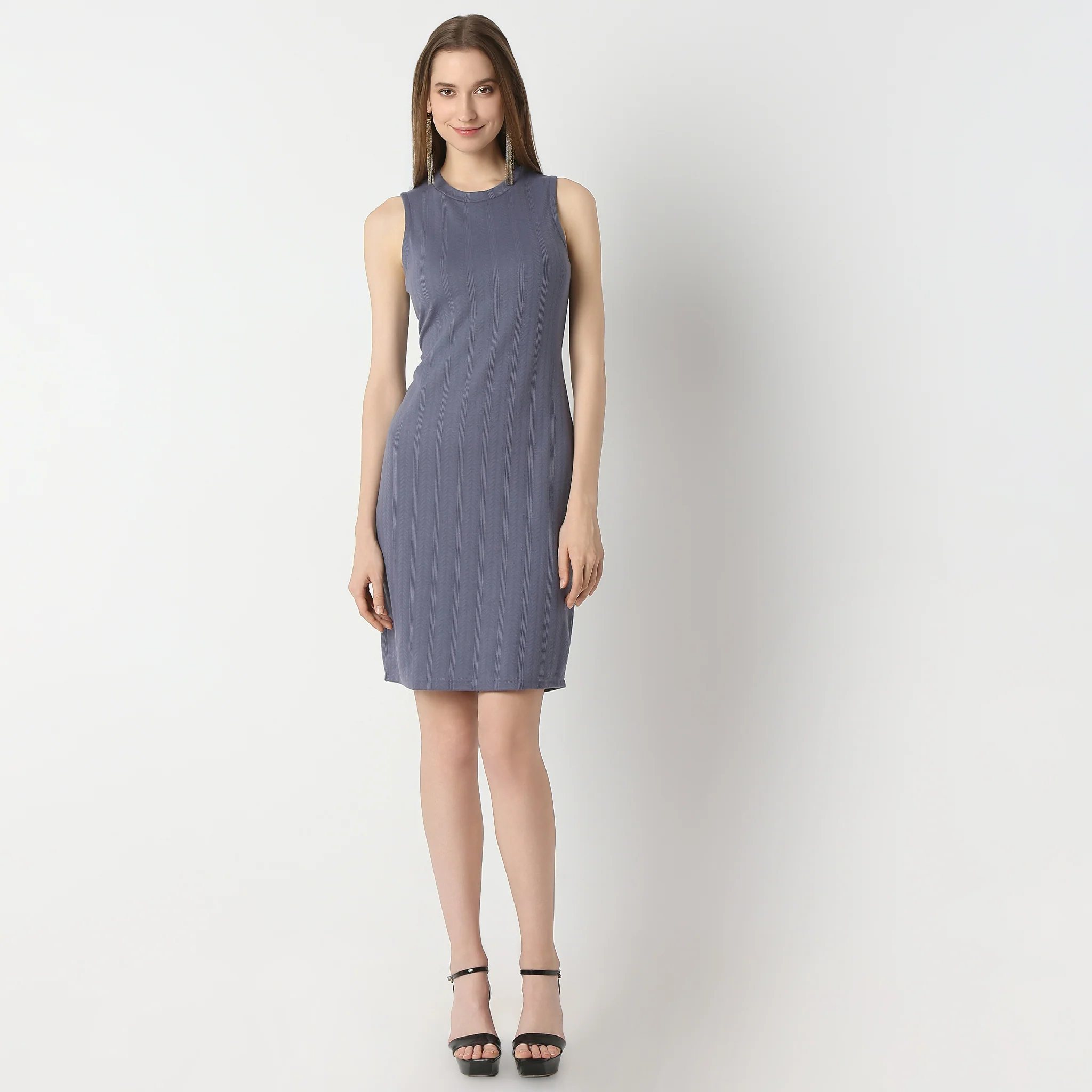 Slim Fit Knee Length Sleeveless Betty Dress - Image 7