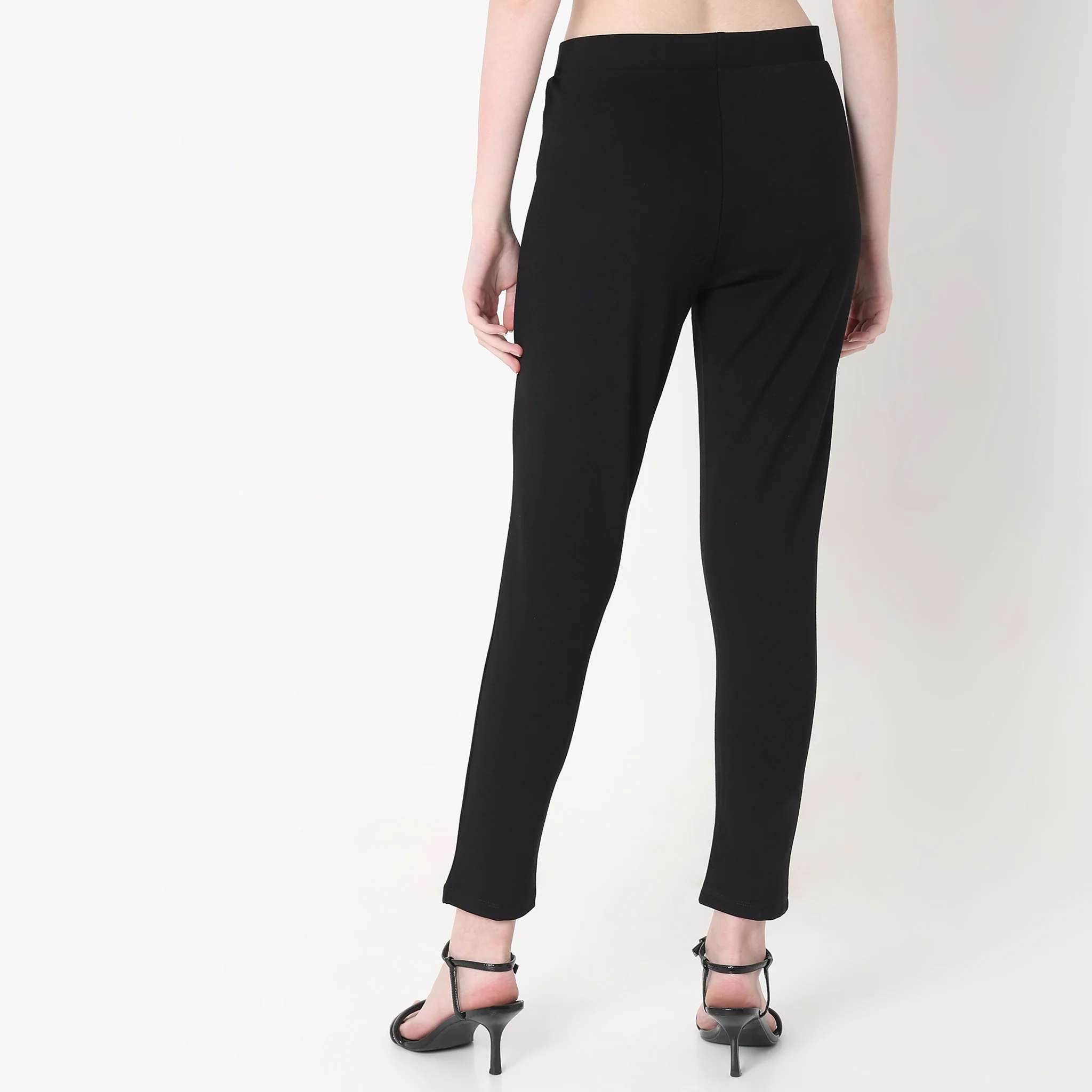 Slim Fit Solid High Rise Jeggings - Image 3