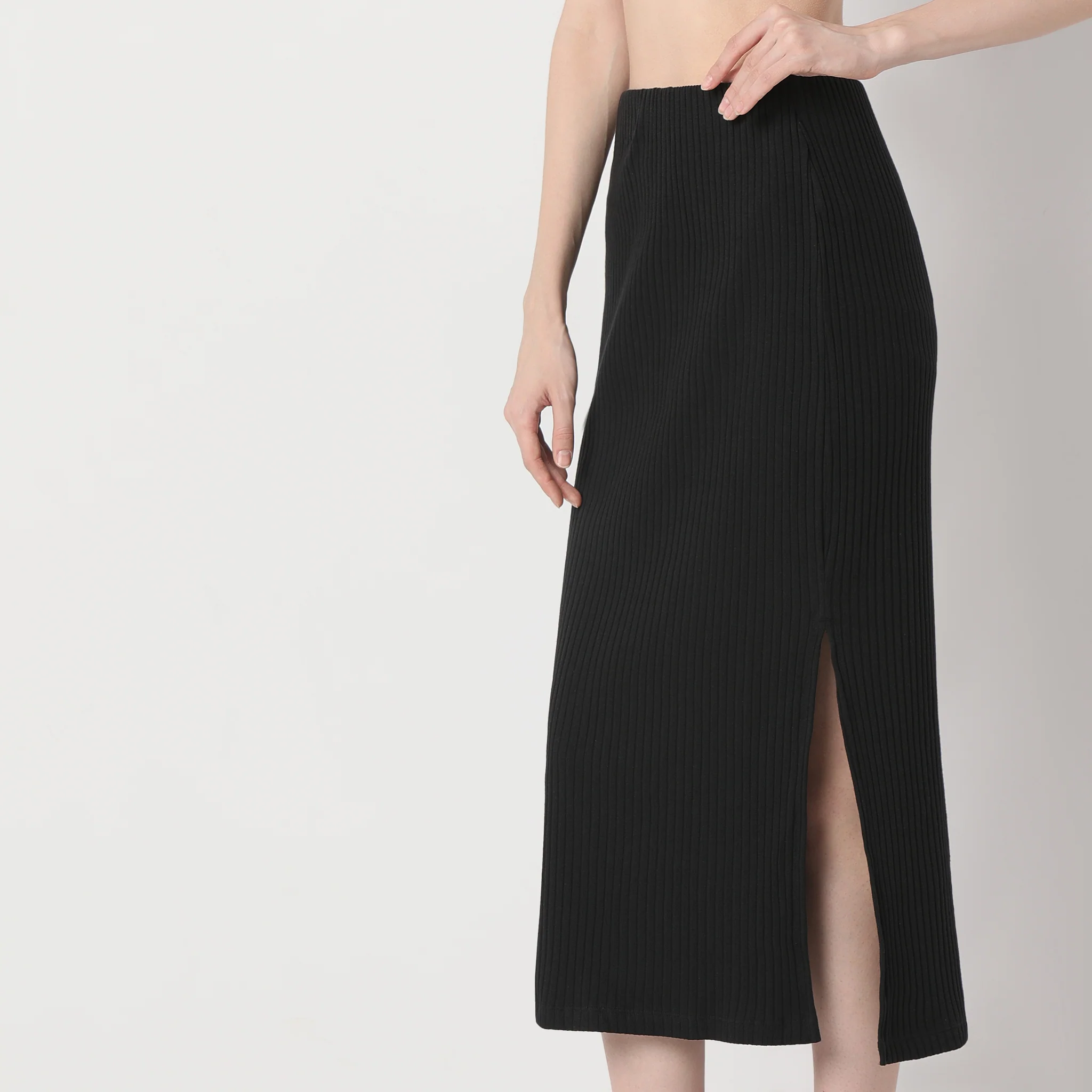 Slim Fit Below Knee Bodycon High Rise Skirt With Side Slit - Image 4