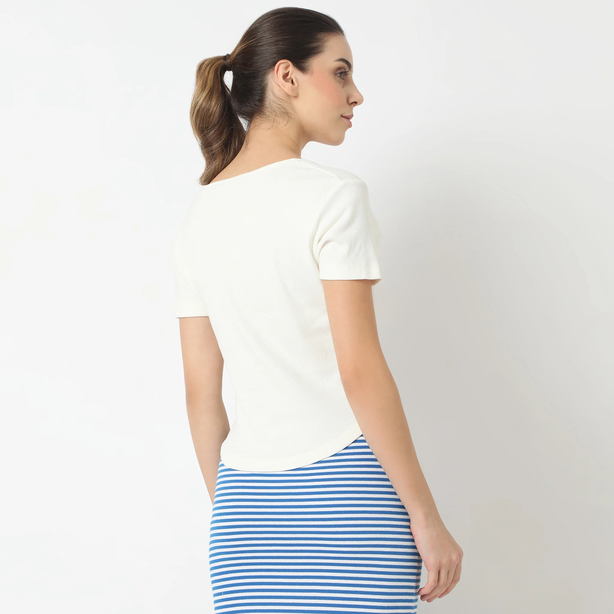 Slim Fit Short Sleeve Solid Betty Essential T-Shirt - Image 2