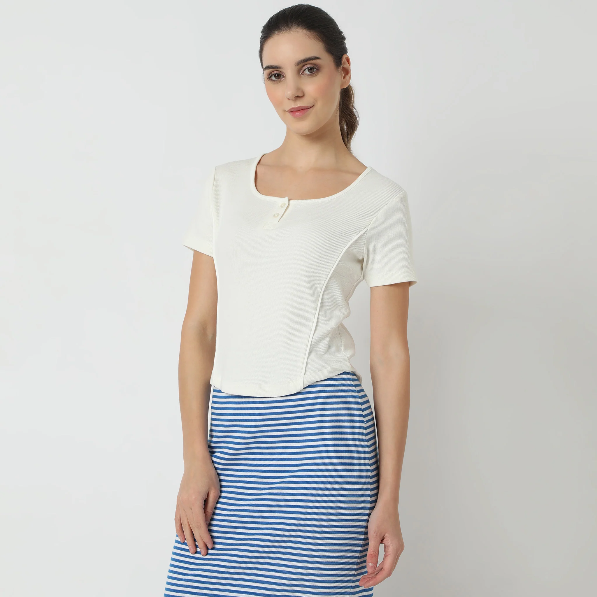 Slim Fit Short Sleeve Solid Betty Essential T-Shirt - Image 3