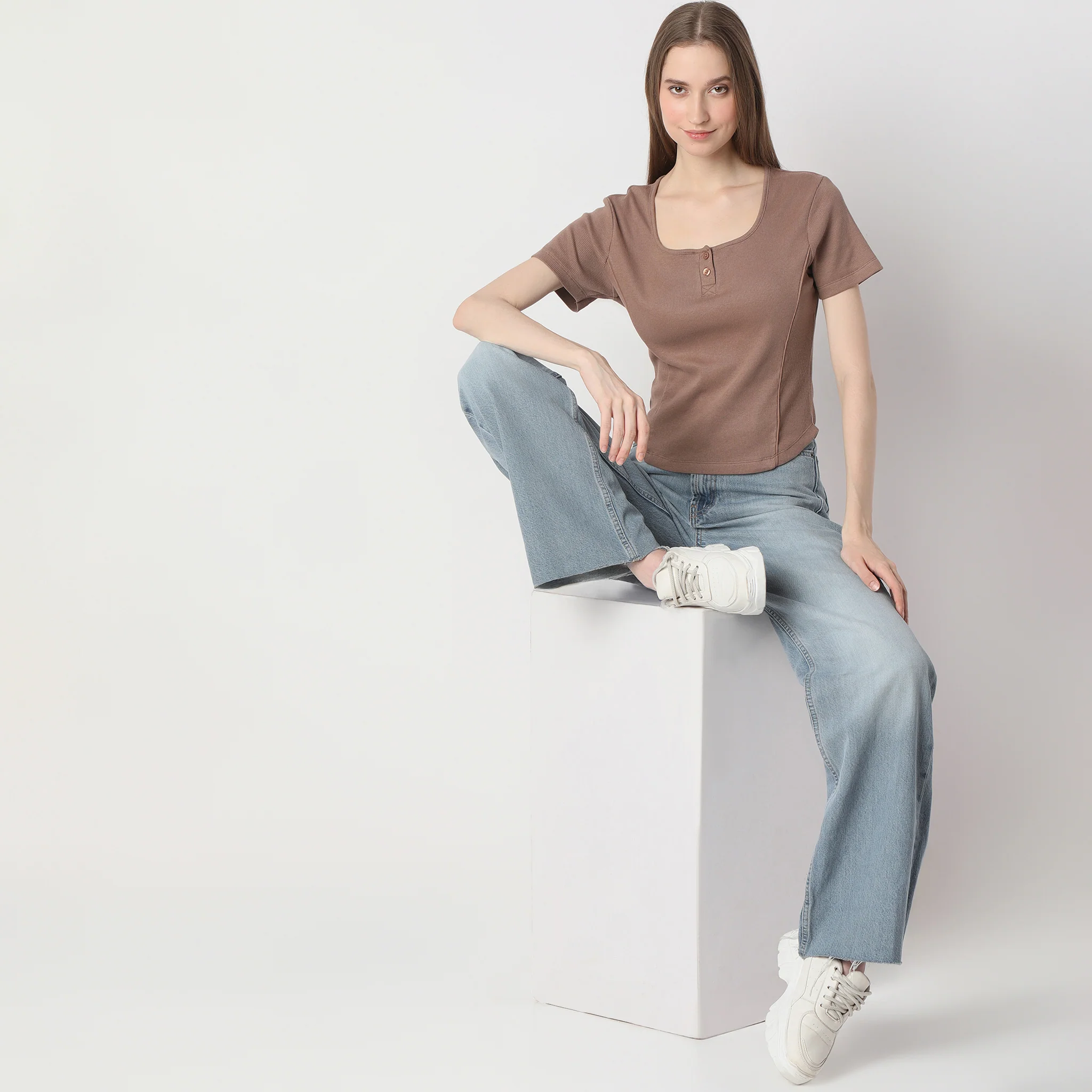 Slim Fit Short Sleeve Solid Betty Essential T-Shirt - Image 5