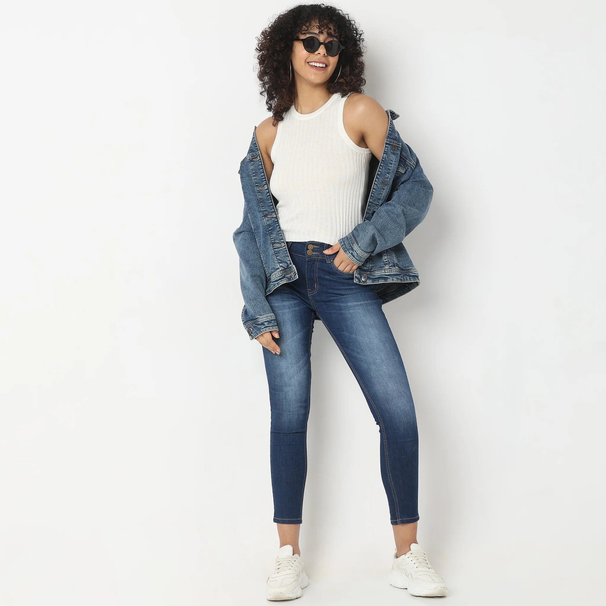 Slim Fit Solid T-Shirt - Image 6