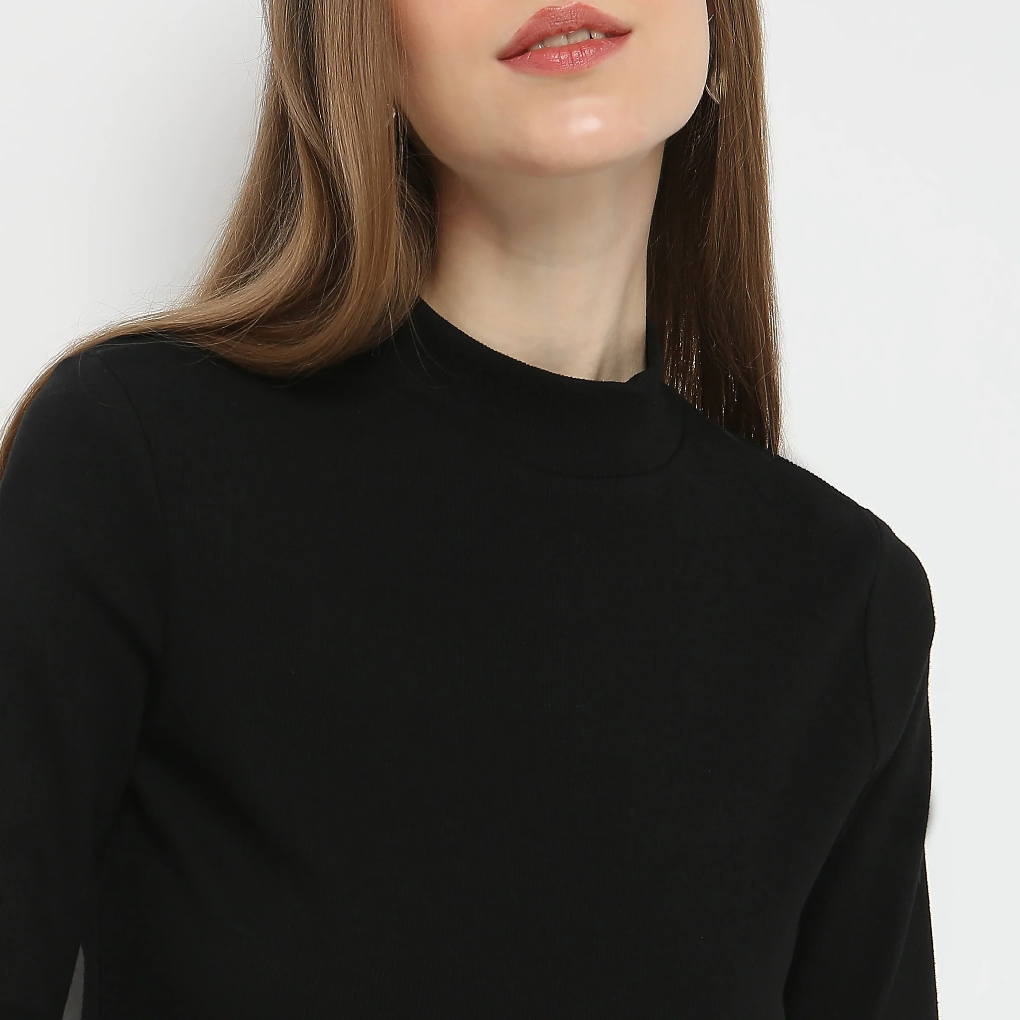 Slim Fit Solid T-Shirt - Image 4