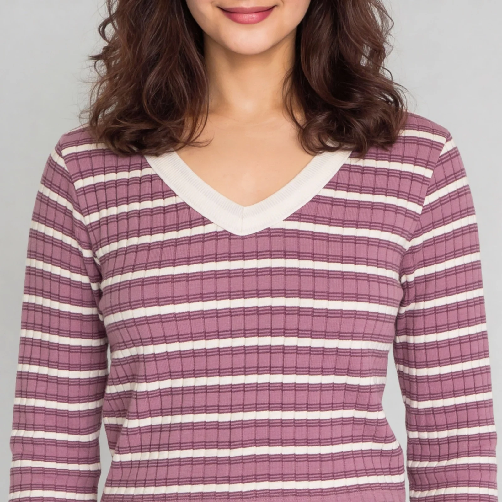 V-Neck Striped Cropped T-Shirt - Image 14