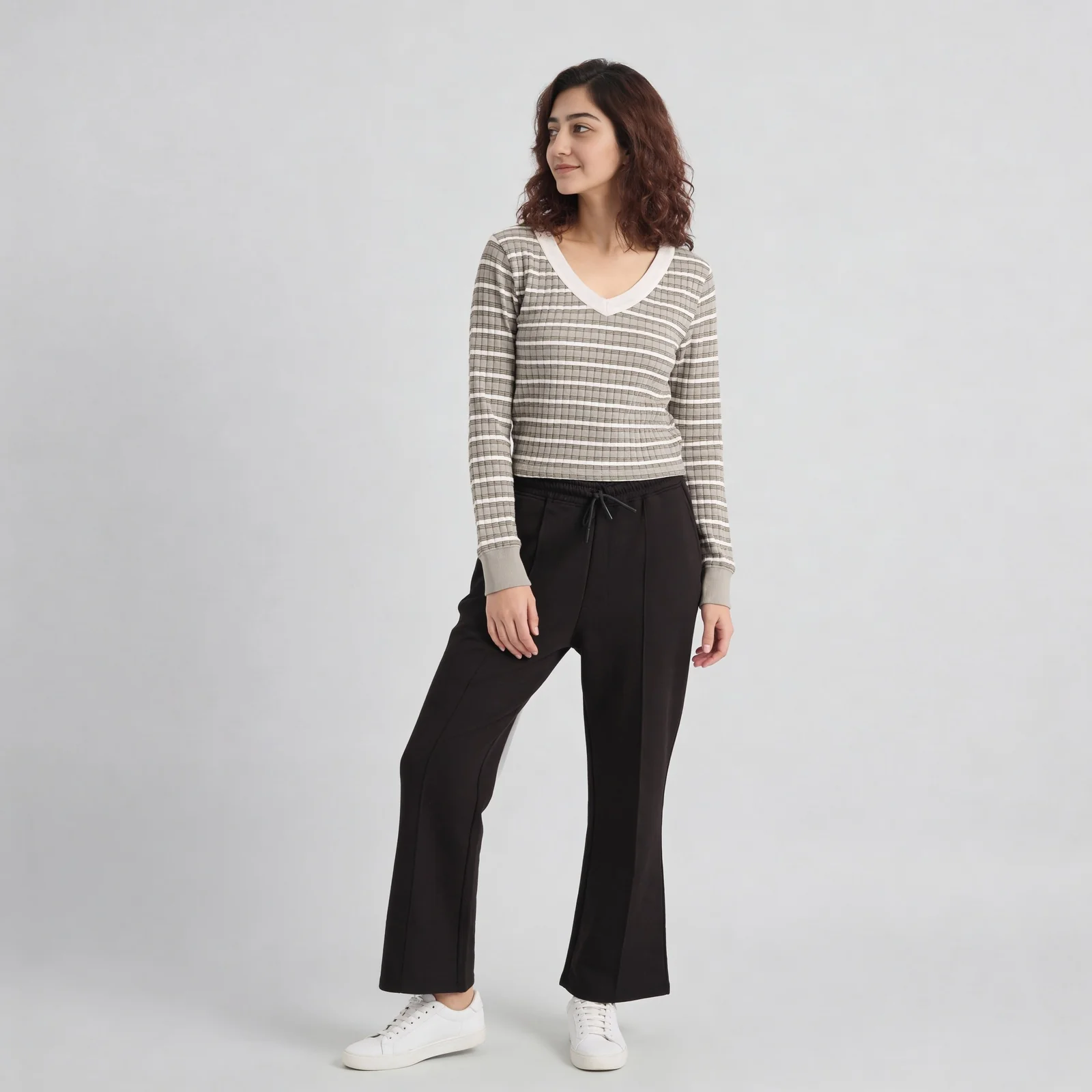 V-Neck Striped Cropped T-Shirt - Image 16