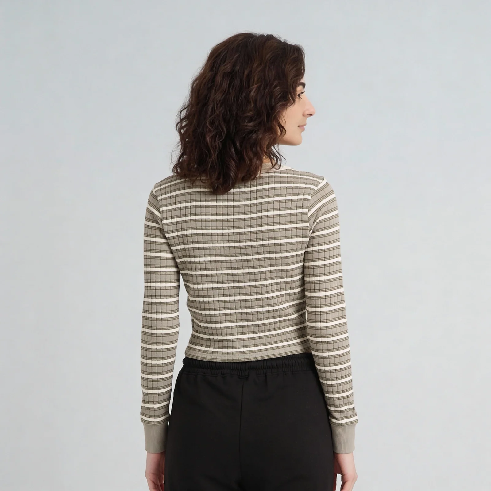 V-Neck Striped Cropped T-Shirt - Image 18