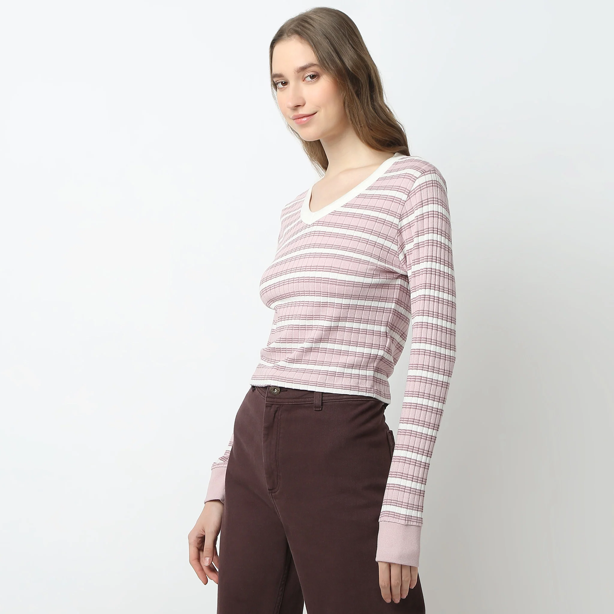 V-Neck Striped Cropped T-Shirt - Image 4