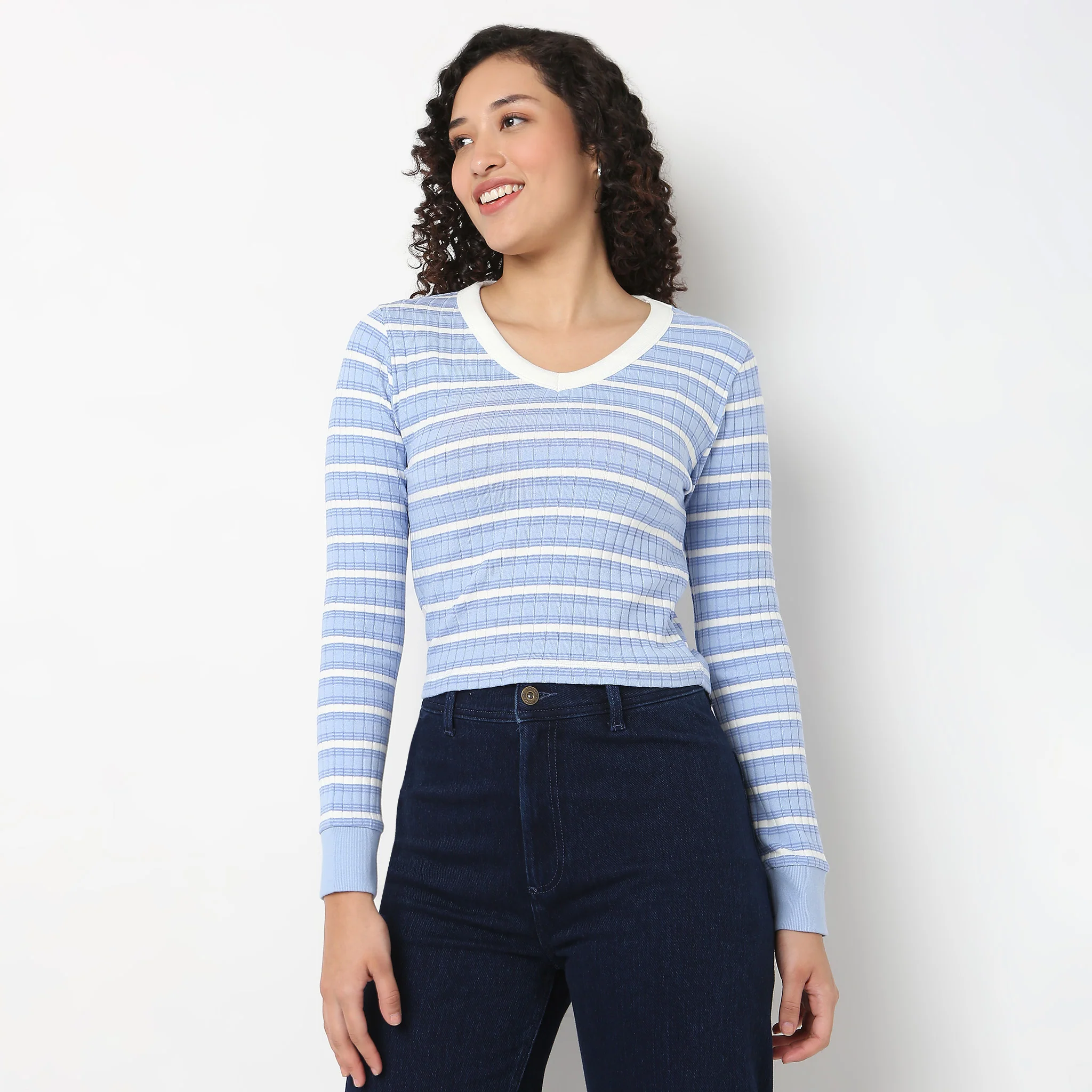 V-Neck Striped Cropped T-Shirt - Image 7