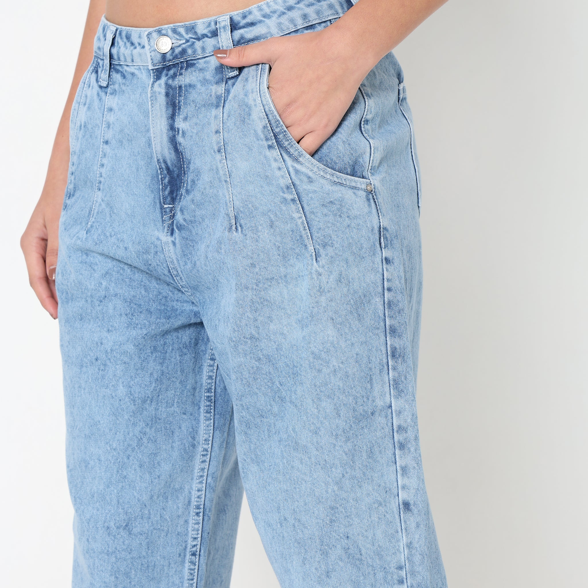 Slouch Fit High Rise Jeans - Image 5
