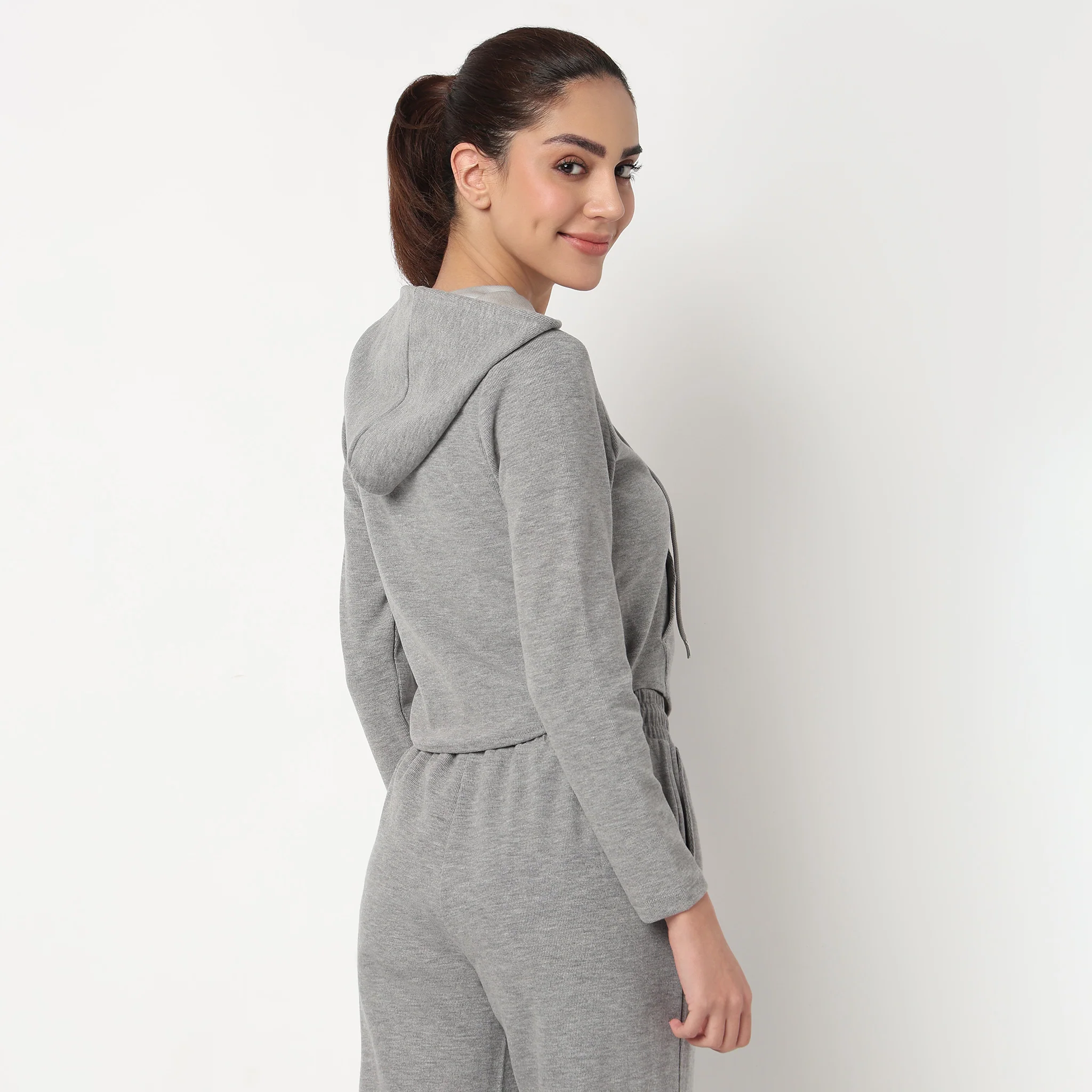 Solid Cropped Sweatshirt - Image 3