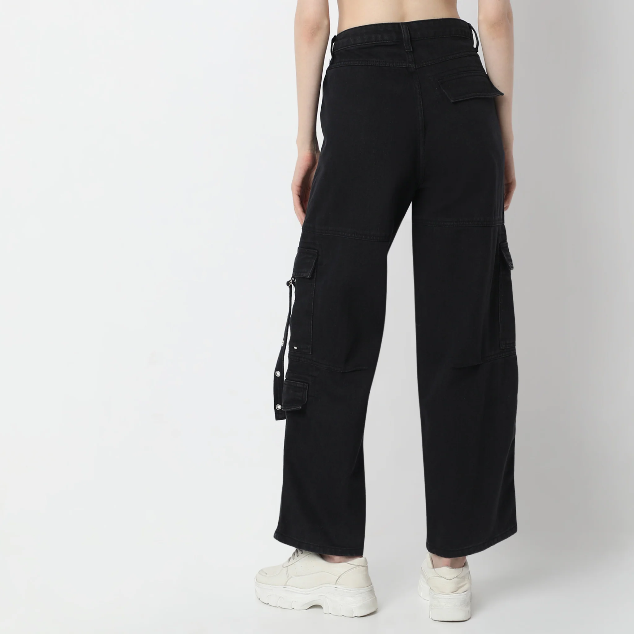 Solid Full-Length High-Rise Cargo Fit Jeans - Image 3