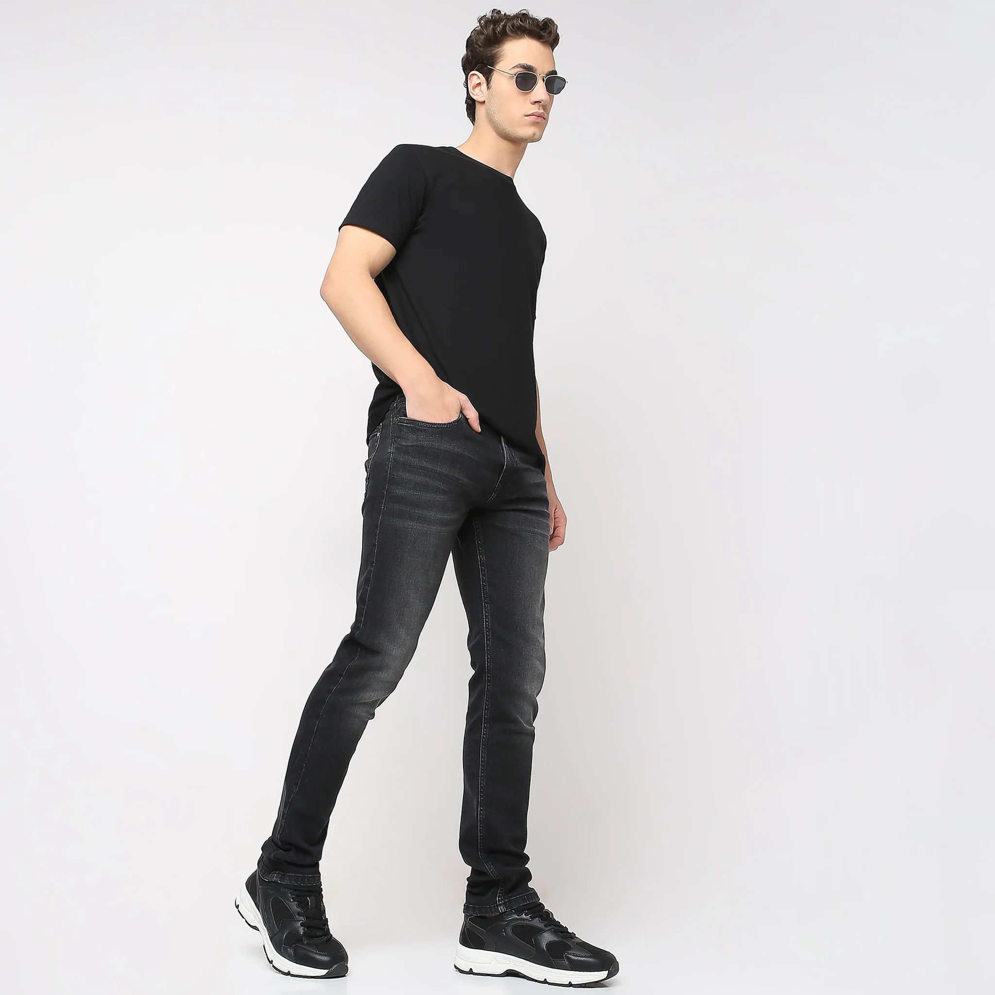 Union of Denim® - Original Black Denim Pre-Wash With Whiskers - Straight Fit Jeans With E-Fast Stretch