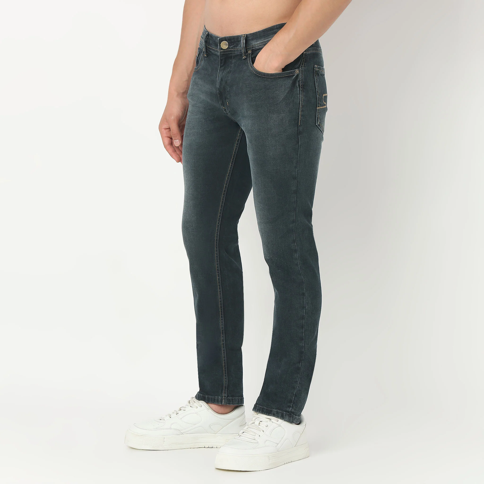 Solid Knitted Structured Tinted Vintage Straight Fit Jeans - Image 5