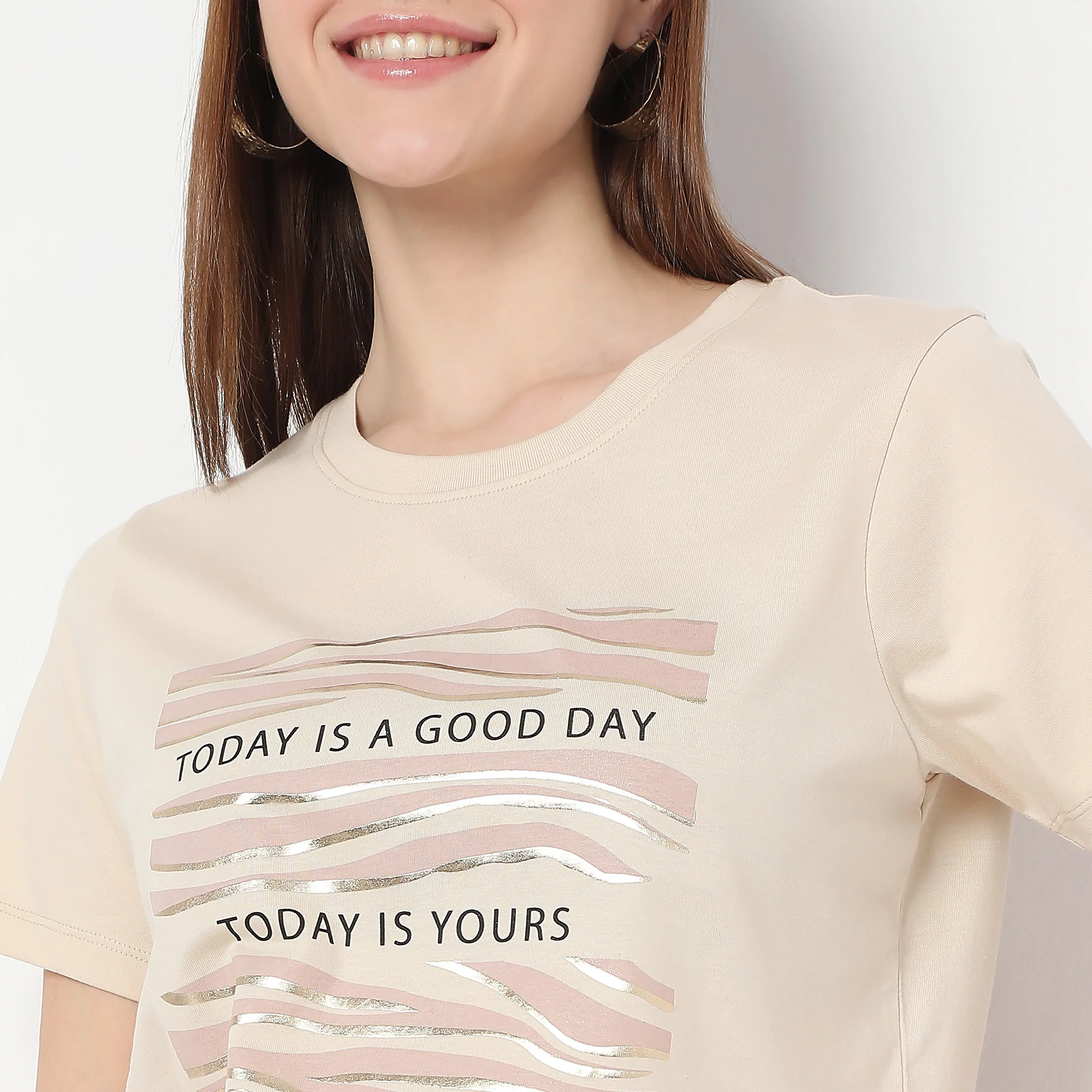 Solid Round Neck T-Shirt - Image 4