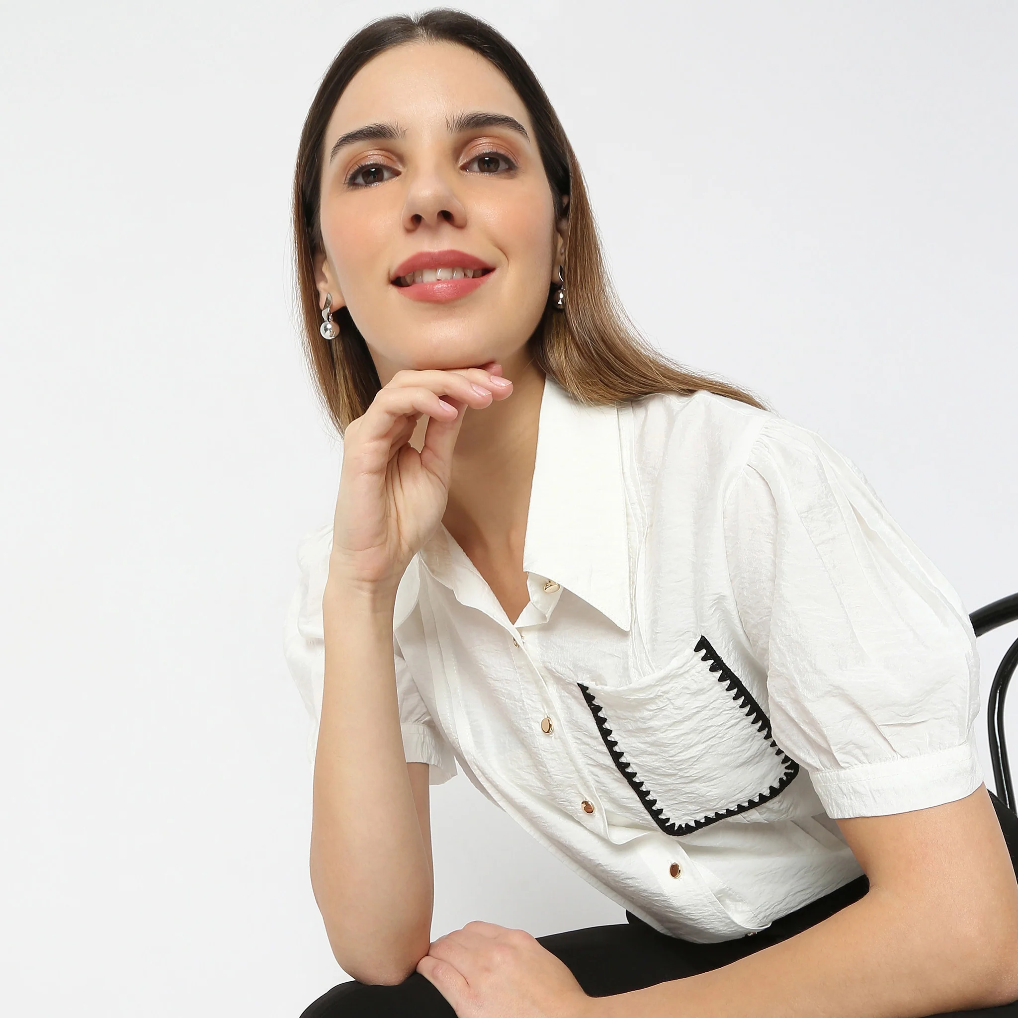 Solid Short-Sleeve Regular Fit Shirt - Image 4