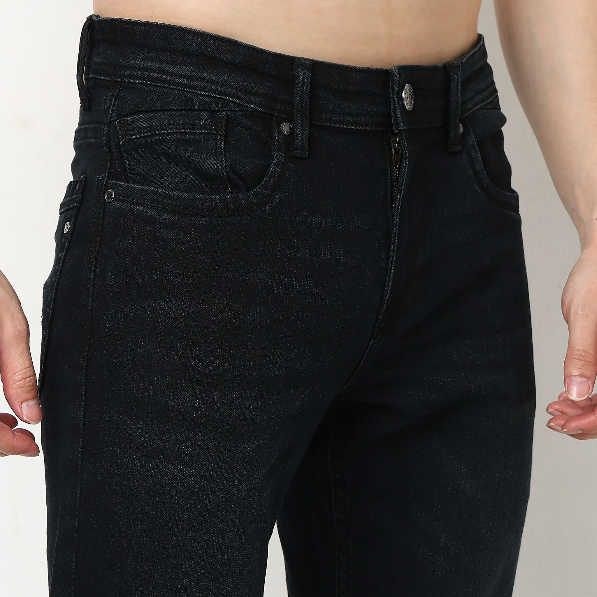 Solid Straight Fit Jeans - Image 4
