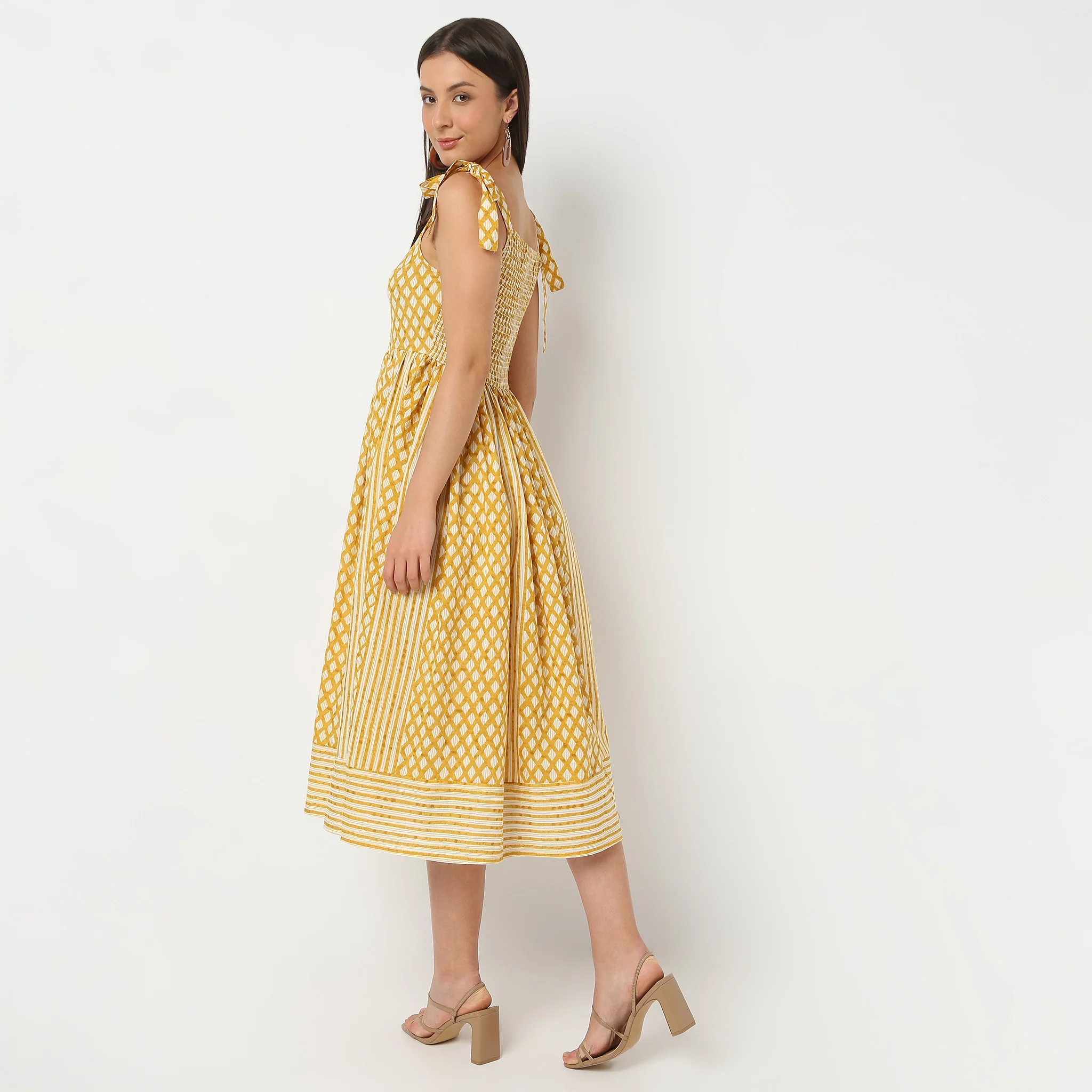 Square Neck Calf Length Printed Flare Fit Strap Dress - Image 3